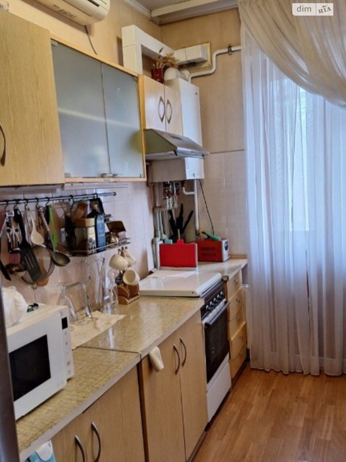 трикімнатна квартира з меблями в Дніпрі, район Чечелівський, на вул. Макарова 14 в довготривалу оренду помісячно фото 1