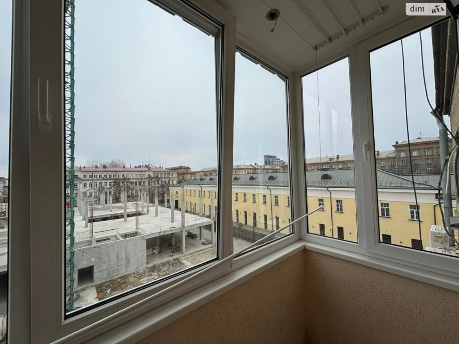 двухкомнатная квартира с мебелью в Днепре, район Чечеловский, на ул. Привокзальная 4 в аренду на долгий срок помесячно фото 1