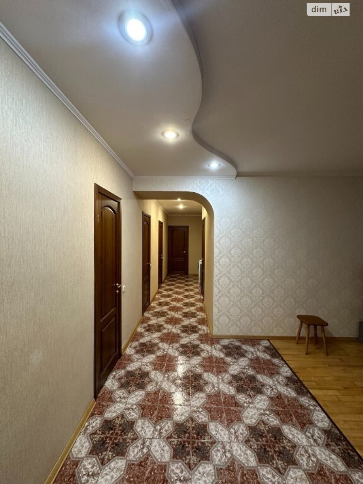 трехкомнатная квартира с мебелью в Днепре, район Чечеловский, на пер. Станкостроительный в аренду на долгий срок помесячно фото 1
