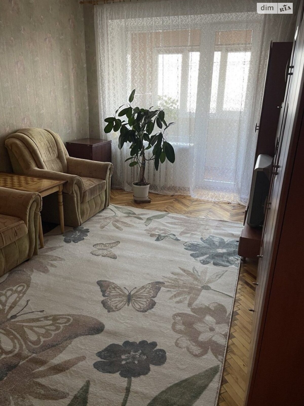 трикімнатна квартира в Дніпрі, район ДІІТ, на вул. Лабораторна 46 в довготривалу оренду помісячно фото 1 трикімнатна квартира в Дніпрі, район ДІІТ, на вул. Лабораторна 46 в довготривалу оренду помісячно фото 1
