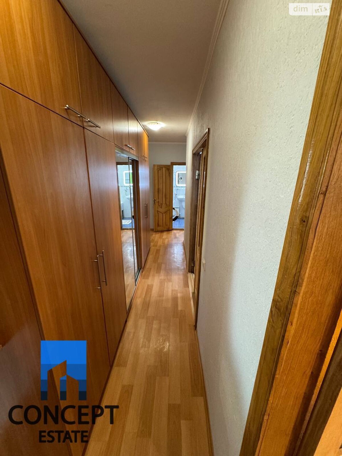 трехкомнатная квартира в Днепре, район Еврейская слобода, на ул. Александра Коныского 13 в аренду на долгий срок помесячно фото 1 трехкомнатная квартира в Днепре, район Еврейская слобода, на ул. Александра Коныского 13 в аренду на долгий срок помесячно фото 1