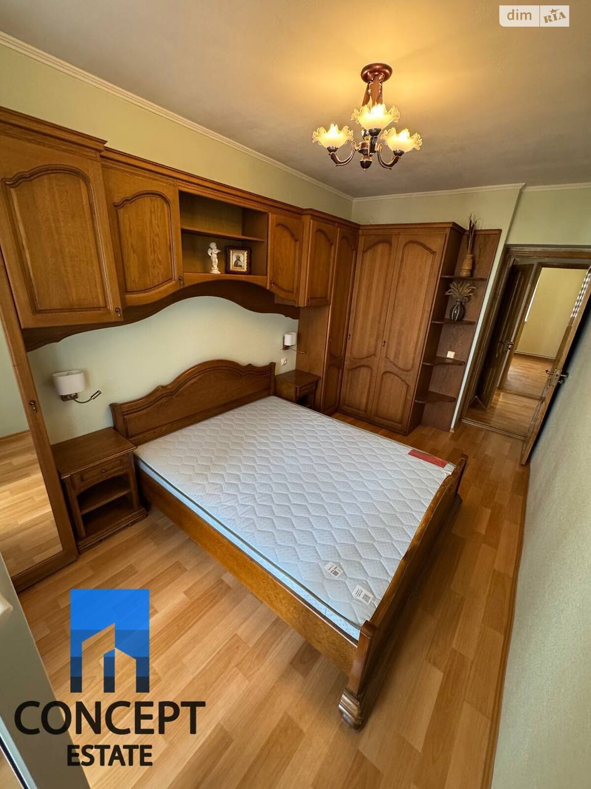 трехкомнатная квартира в Днепре, район Еврейская слобода, на ул. Александра Коныского 13 в аренду на долгий срок помесячно фото 1 трехкомнатная квартира в Днепре, район Еврейская слобода, на ул. Александра Коныского 13 в аренду на долгий срок помесячно фото 1