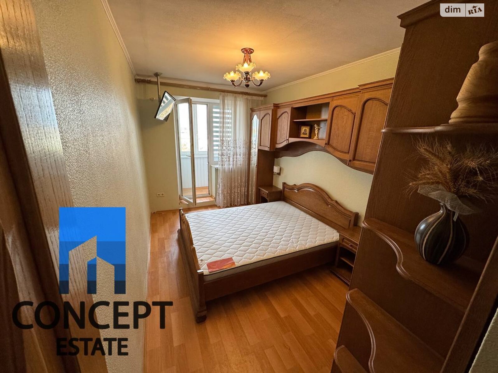 трехкомнатная квартира в Днепре, район Еврейская слобода, на ул. Александра Коныского 13 в аренду на долгий срок помесячно фото 1 трехкомнатная квартира в Днепре, район Еврейская слобода, на ул. Александра Коныского 13 в аренду на долгий срок помесячно фото 1