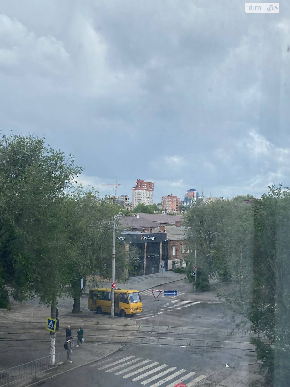 трехкомнатная квартира с мебелью в Днепре, район Еврейская слобода, на ул. Грушевского Михаила 14 в аренду на долгий срок помесячно фото 1 трехкомнатная квартира с мебелью в Днепре, район Еврейская слобода, на ул. Грушевского Михаила 14 в аренду на долгий срок помесячно фото 1