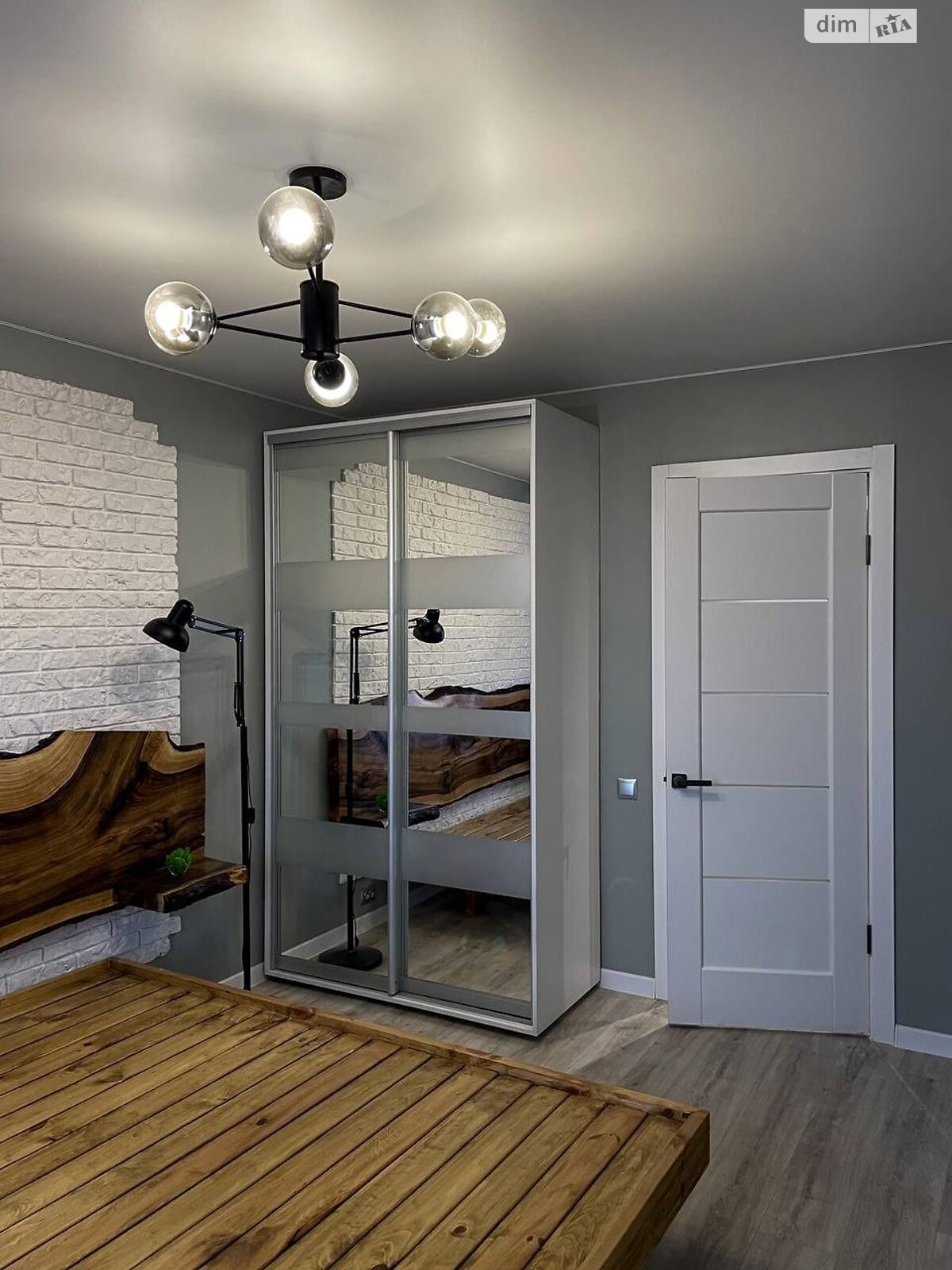 трехкомнатная квартира в Днепре, на просп. Героев 12 в аренду на долгий срок помесячно фото 1