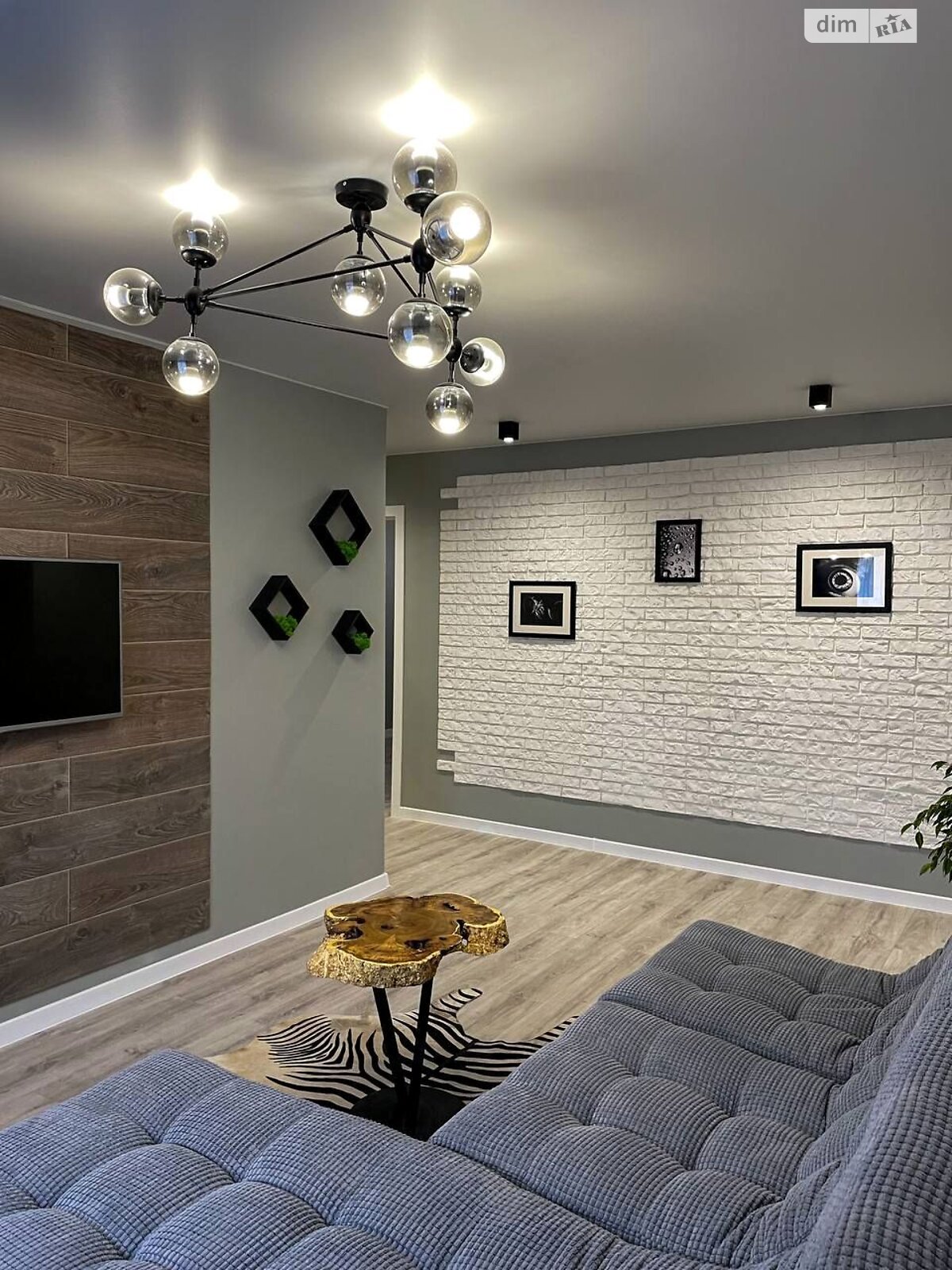 трехкомнатная квартира в Днепре, на просп. Героев 12 в аренду на долгий срок помесячно фото 1