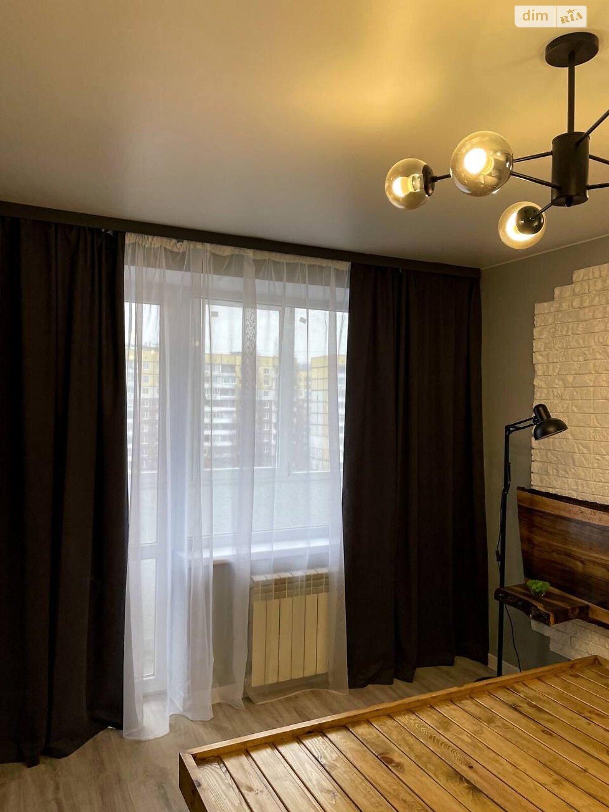 трехкомнатная квартира в Днепре, на просп. Героев 12 в аренду на долгий срок помесячно фото 1