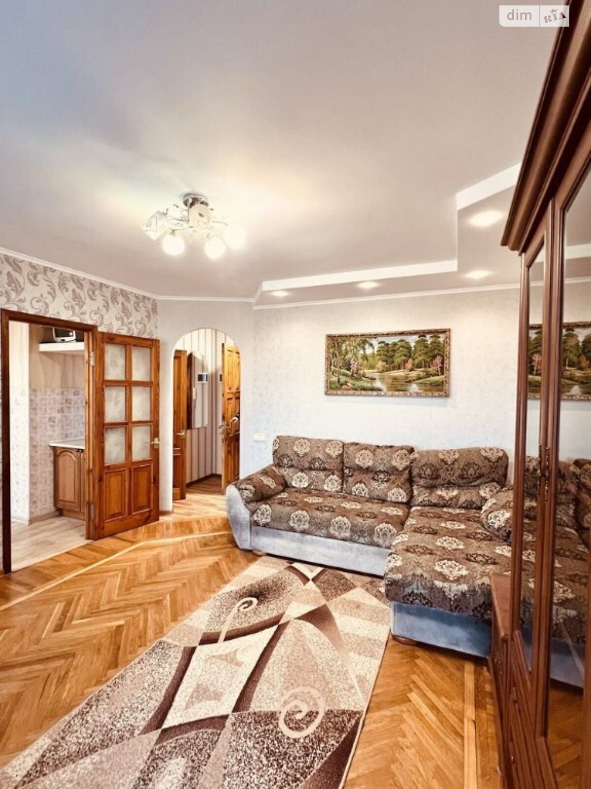трехкомнатная квартира с мебелью в Днепре, на ул. Грушевского Михаила в аренду на долгий срок помесячно фото 1