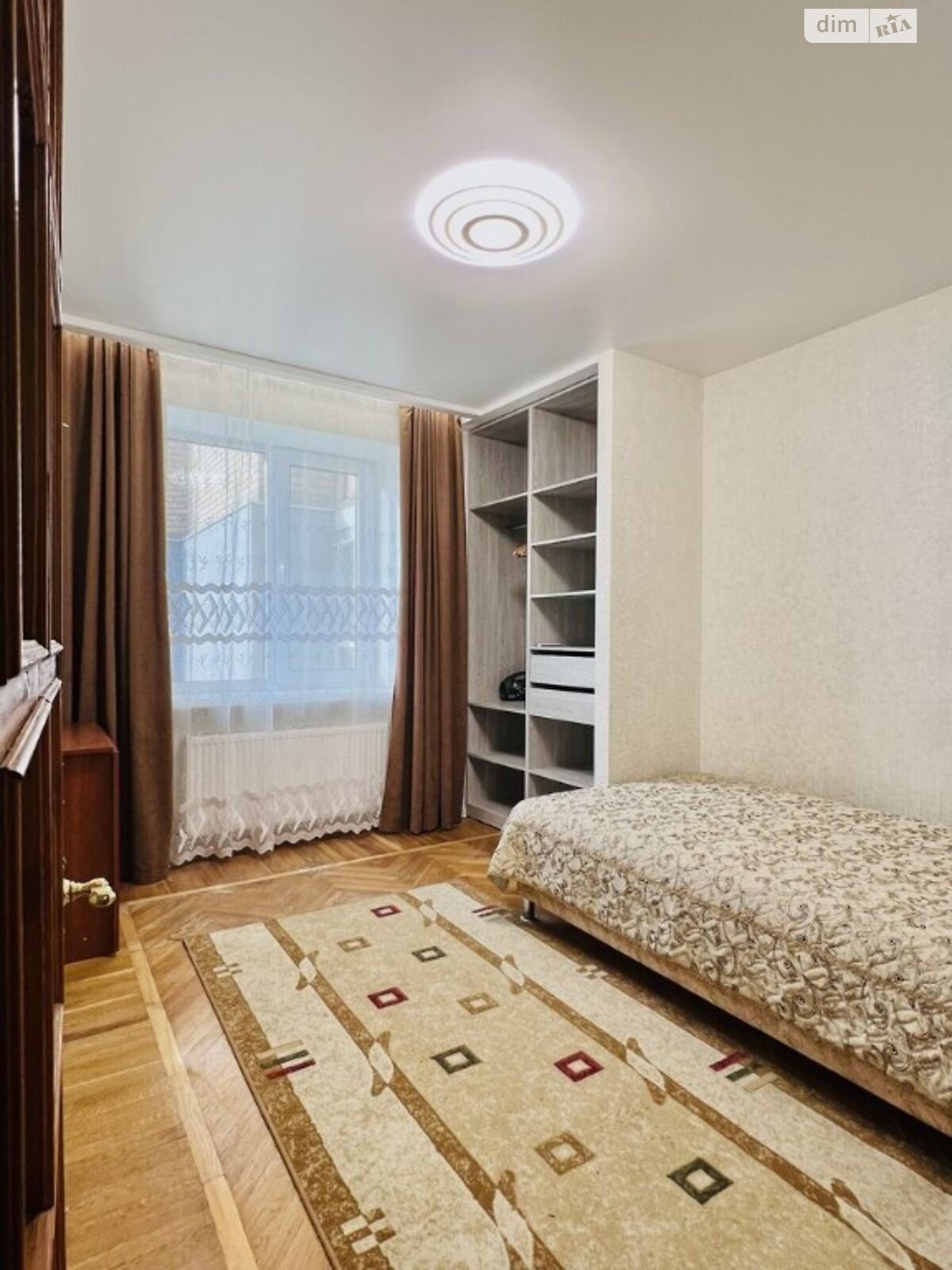 трехкомнатная квартира с мебелью в Днепре, на ул. Грушевского Михаила в аренду на долгий срок помесячно фото 1