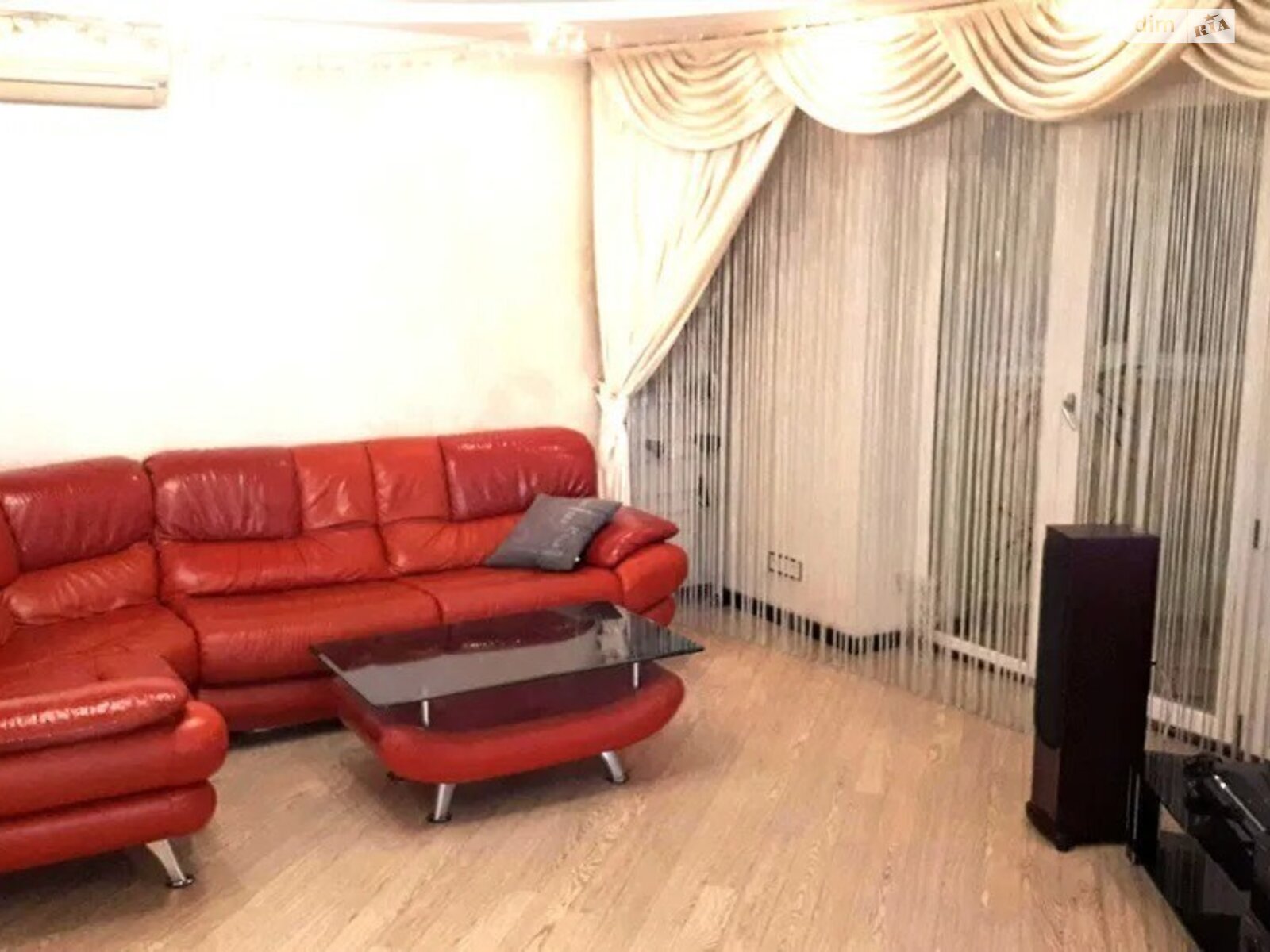 трехкомнатная квартира с мебелью в Днепре, район Индустриальный, на ул. Любарского 36 в аренду на долгий срок помесячно фото 1