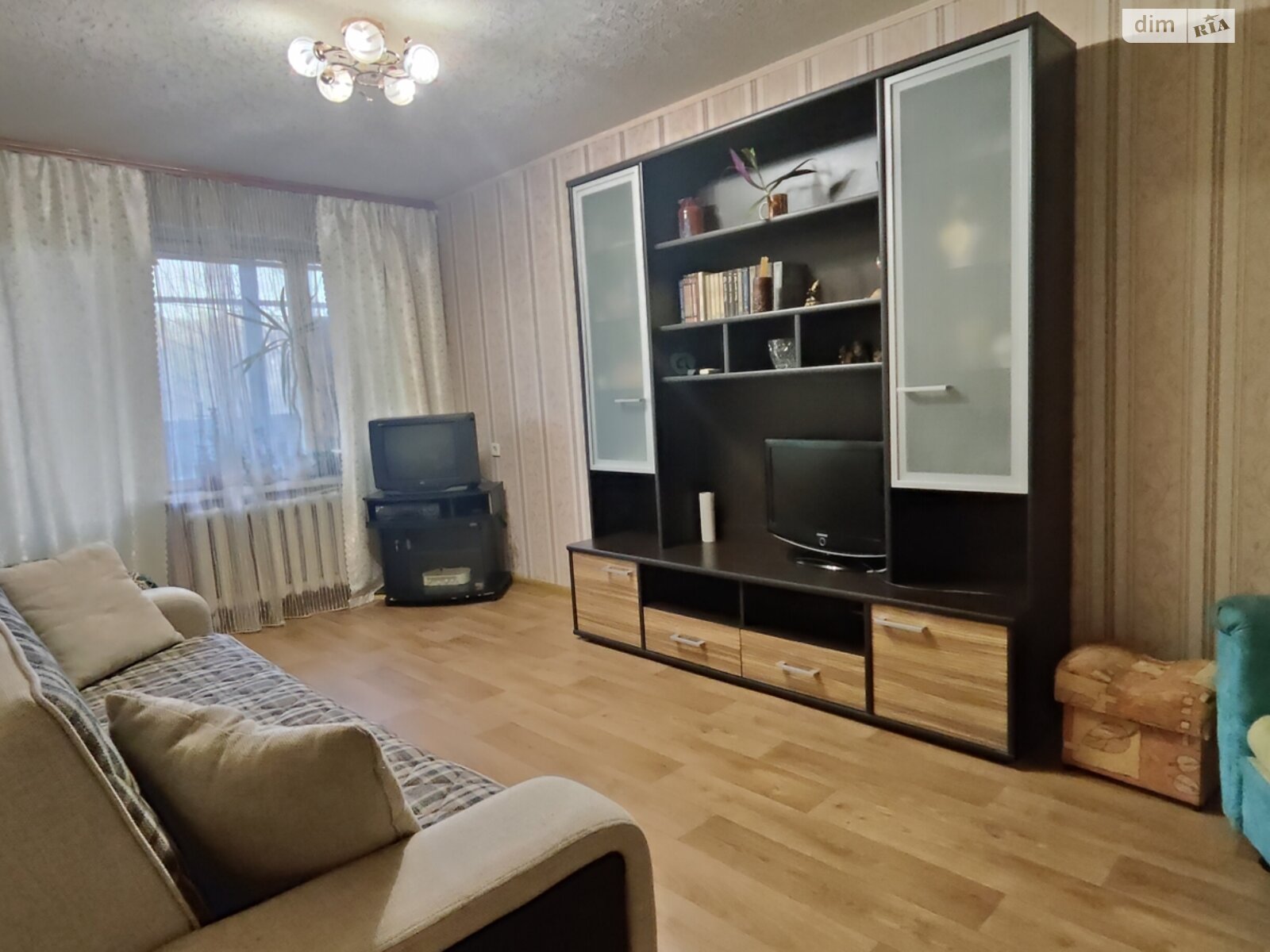 трехкомнатная квартира в Днепре, район Индустриальный, на ул. Калиновая в аренду на долгий срок помесячно фото 1 трехкомнатная квартира в Днепре, район Индустриальный, на ул. Калиновая в аренду на долгий срок помесячно фото 1