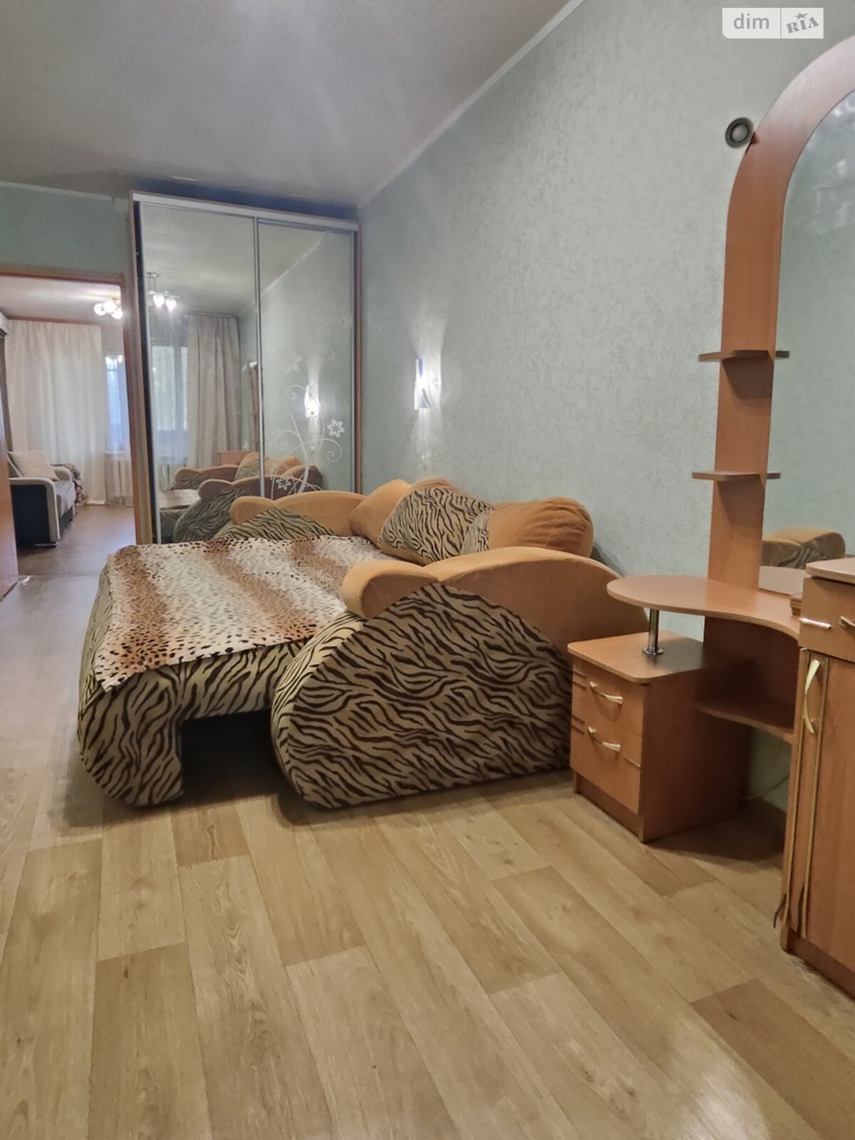 трехкомнатная квартира в Днепре, район Индустриальный, на ул. Калиновая в аренду на долгий срок помесячно фото 1 трехкомнатная квартира в Днепре, район Индустриальный, на ул. Калиновая в аренду на долгий срок помесячно фото 1