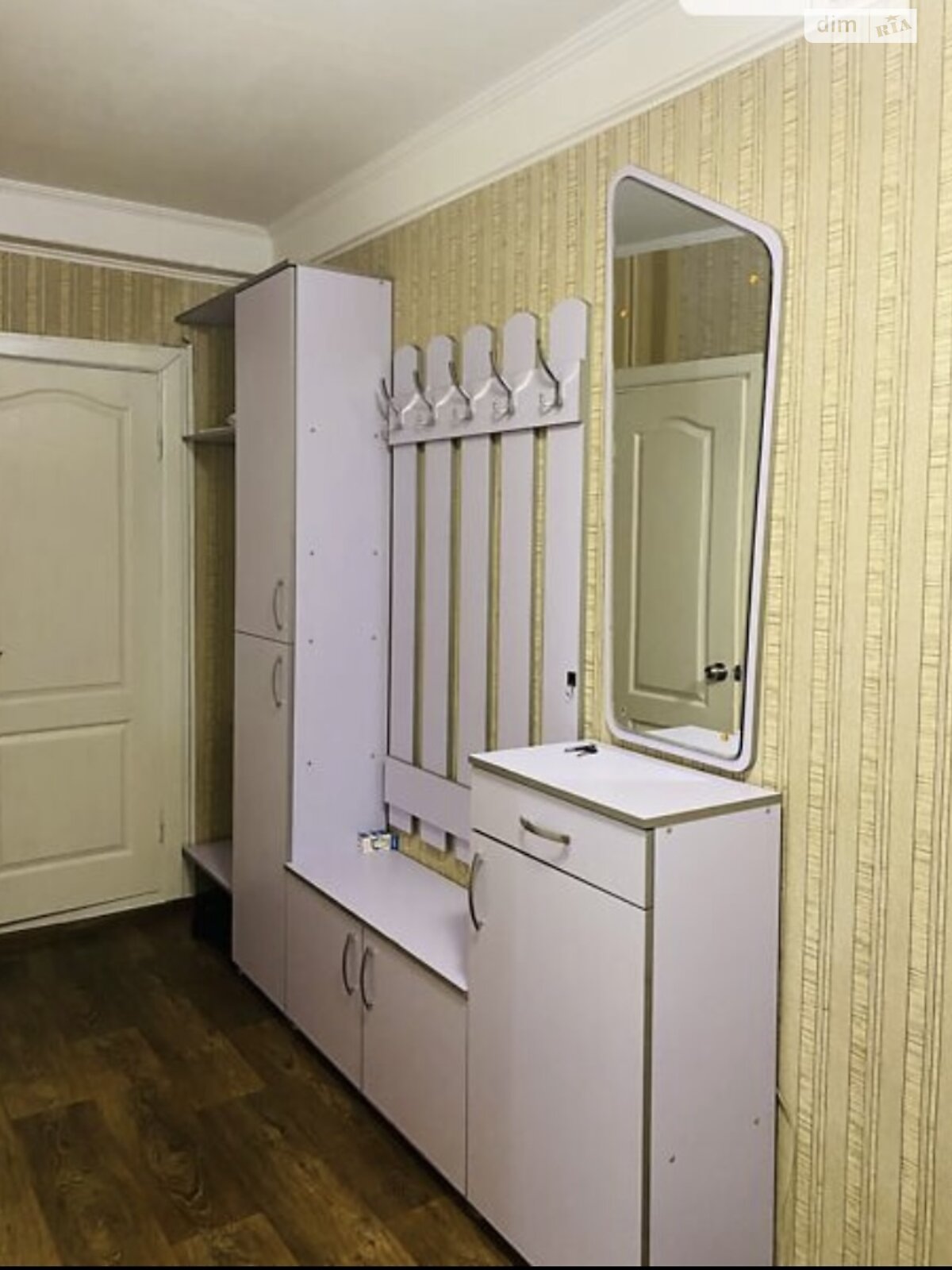 трехкомнатная квартира с ремонтом в Днепре, район Калиновский, на ул. Янтарная 79А в аренду на долгий срок помесячно фото 1