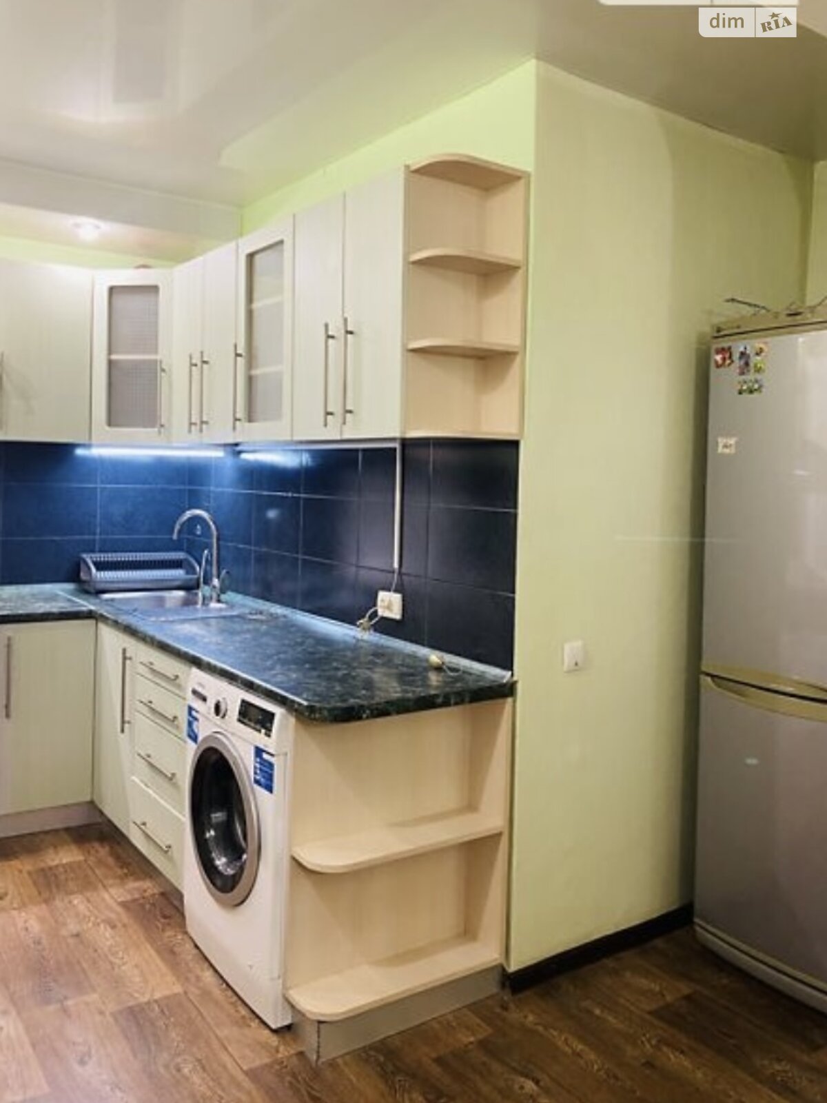 трехкомнатная квартира с ремонтом в Днепре, район Калиновский, на ул. Янтарная 79А в аренду на долгий срок помесячно фото 1