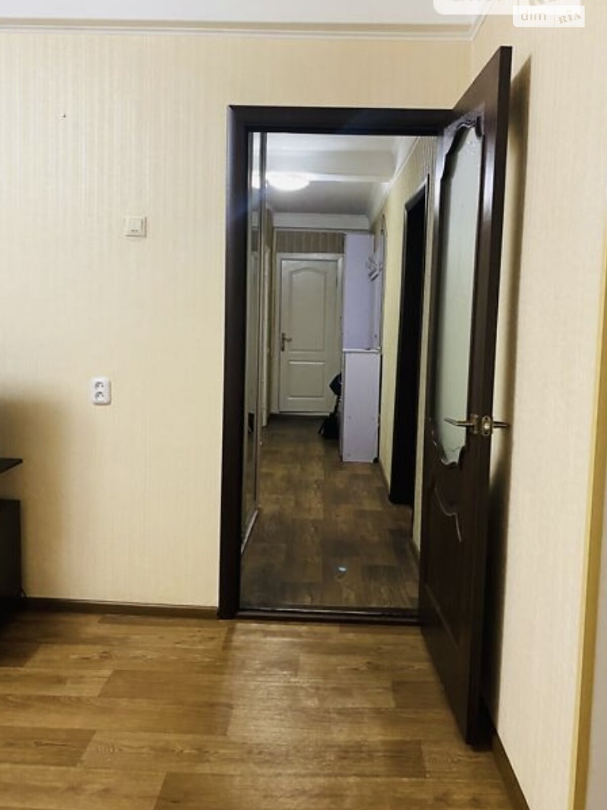 трехкомнатная квартира с ремонтом в Днепре, район Калиновский, на ул. Янтарная 79А в аренду на долгий срок помесячно фото 1