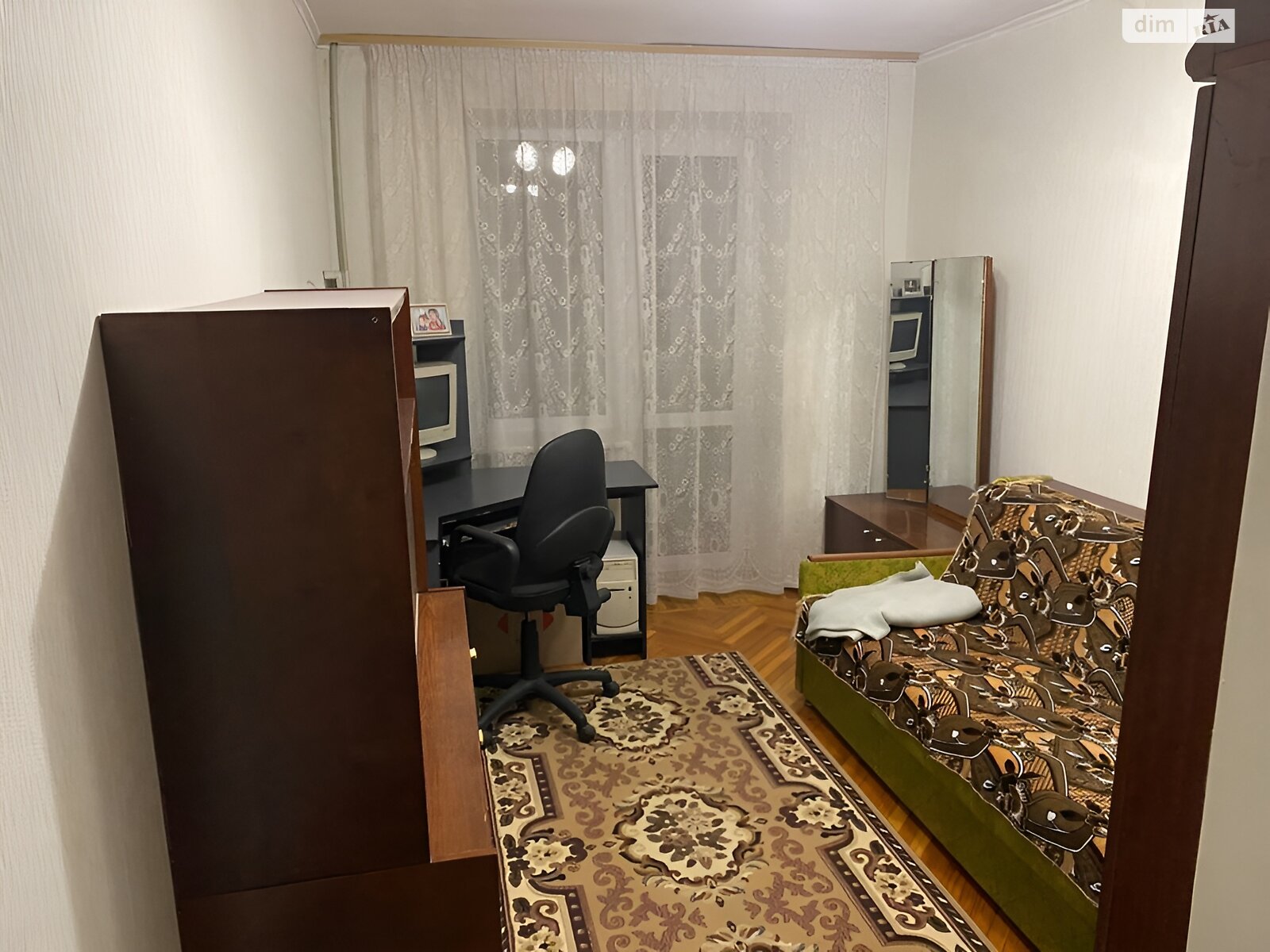 трехкомнатная квартира с мебелью в Днепре, на ул. Каруны 12 в аренду на долгий срок помесячно фото 1 трехкомнатная квартира с мебелью в Днепре, на ул. Каруны 12 в аренду на долгий срок помесячно фото 1
