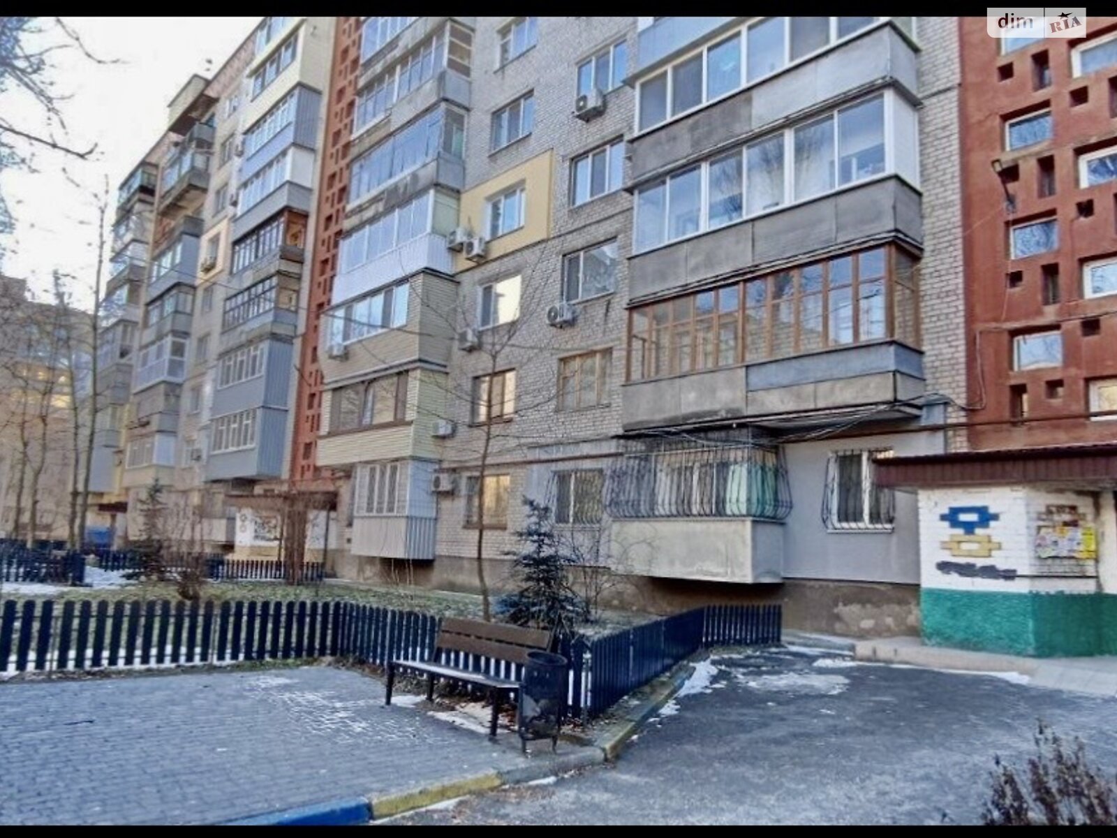 трехкомнатная квартира в Днепре, район Косиора, на просп. Слобожанский 40Б в аренду на долгий срок помесячно фото 1