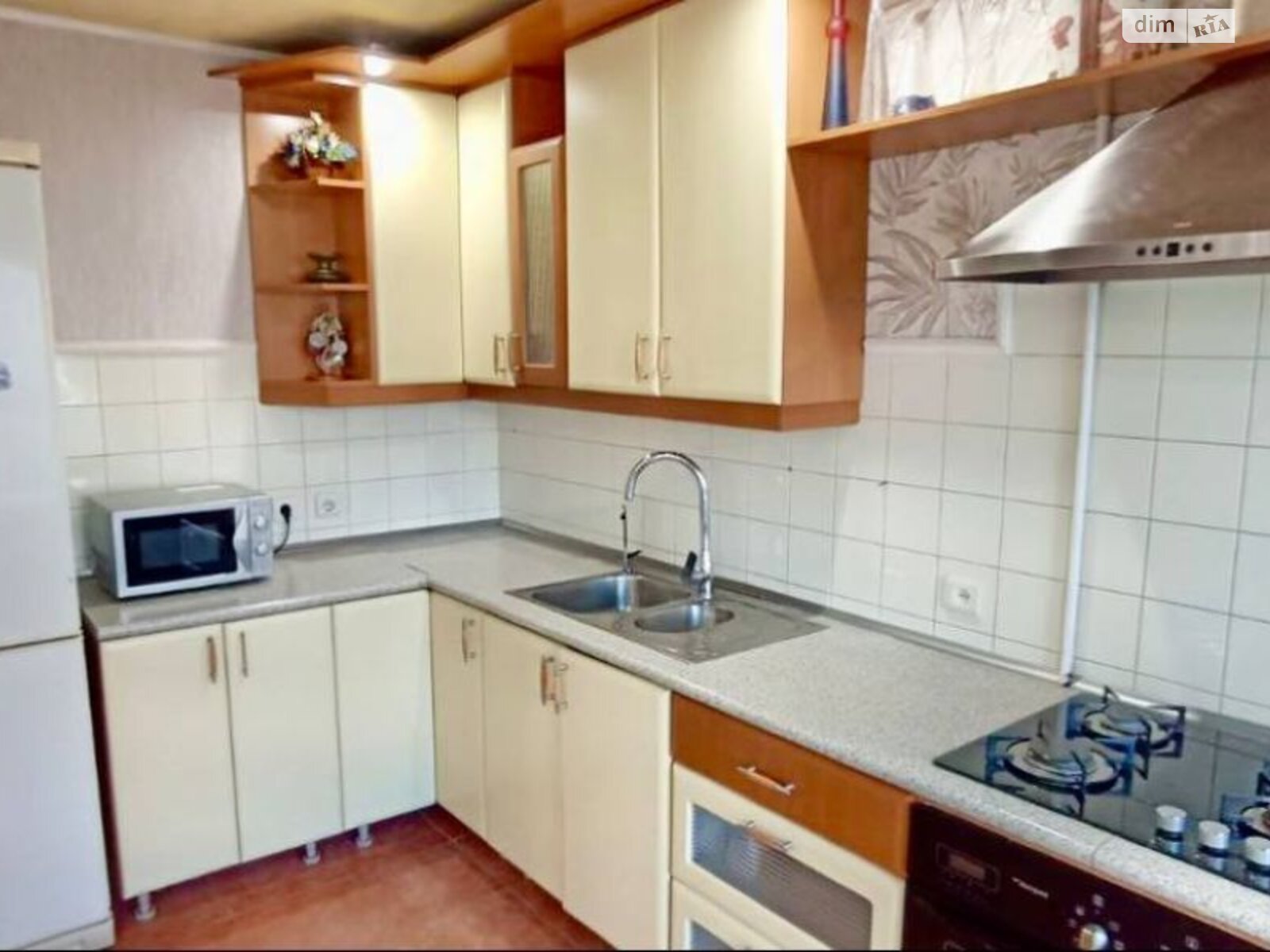 трехкомнатная квартира в Днепре, район Косиора, на просп. Слобожанский 40Б в аренду на долгий срок помесячно фото 1