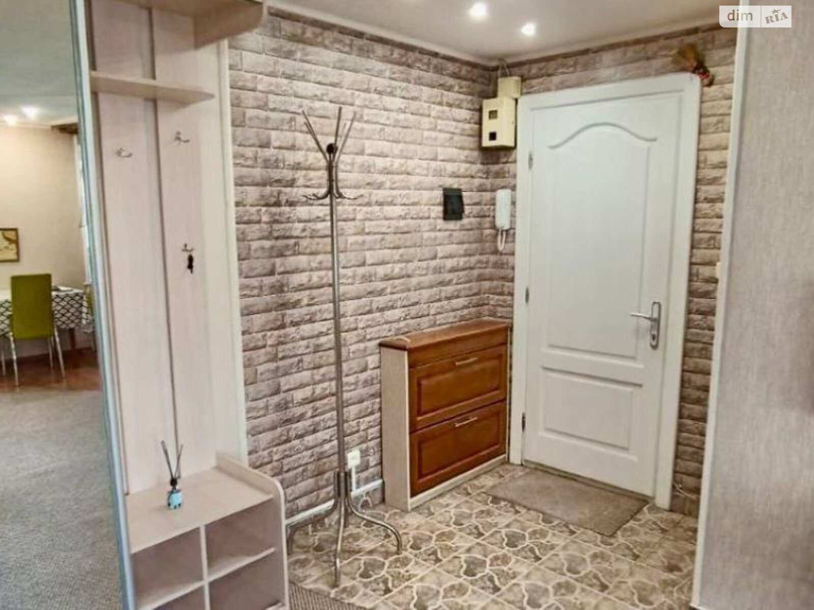 трехкомнатная квартира в Днепре, район Косиора, на просп. Слобожанский 40Б в аренду на долгий срок помесячно фото 1