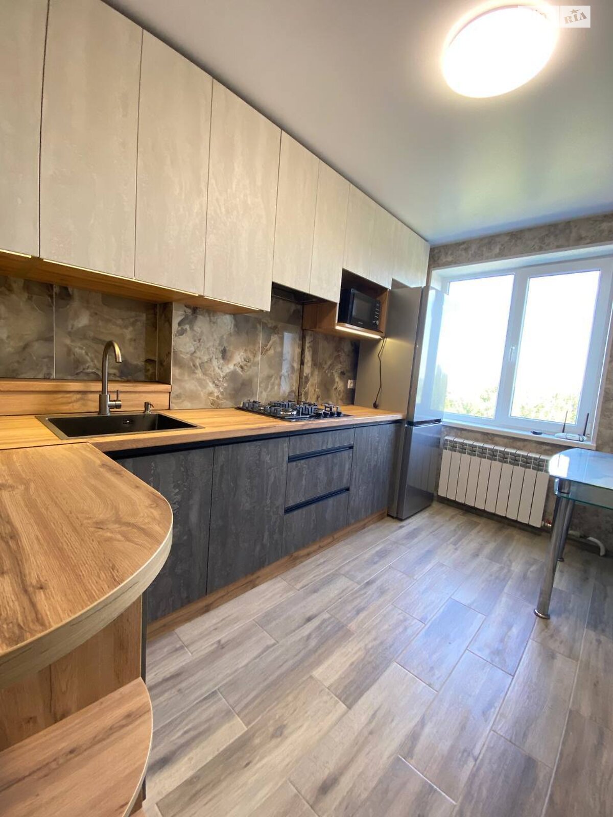 трехкомнатная квартира в Днепре, район Красный Камень, на ул. Кондратюка Юрия 1 в аренду на долгий срок помесячно фото 1 трехкомнатная квартира в Днепре, район Красный Камень, на ул. Кондратюка Юрия 1 в аренду на долгий срок помесячно фото 1