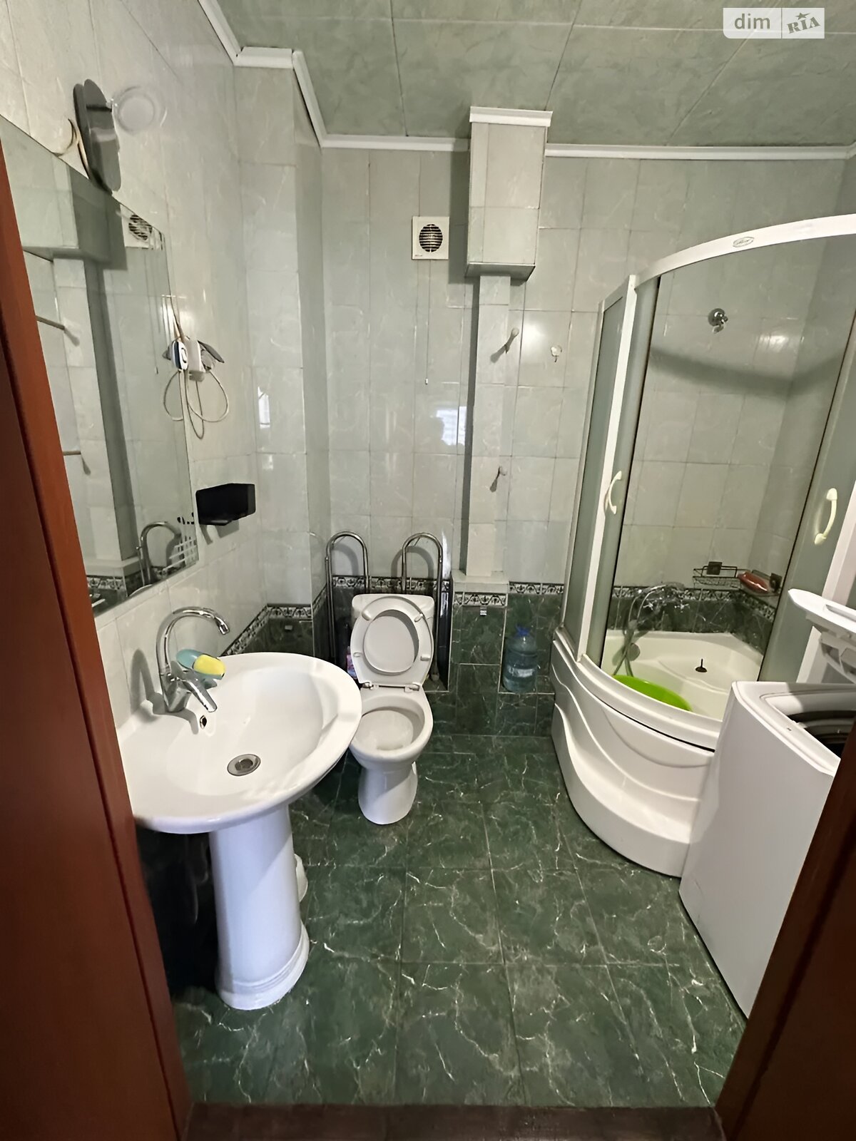 двухкомнатная квартира в Днепре, район Красный Камень, на ул. Коробова 16 в аренду на долгий срок помесячно фото 1 двухкомнатная квартира в Днепре, район Красный Камень, на ул. Коробова 16 в аренду на долгий срок помесячно фото 1