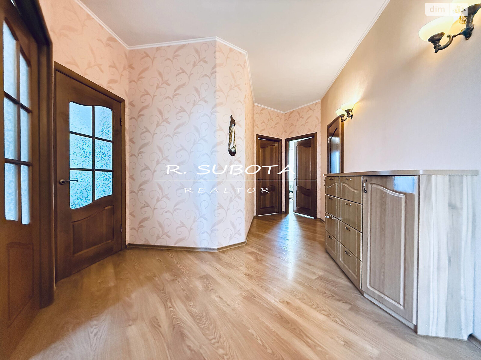 трехкомнатная квартира в Днепре, район Лагерный, на ул. Гусенко 17 в аренду на долгий срок помесячно фото 1