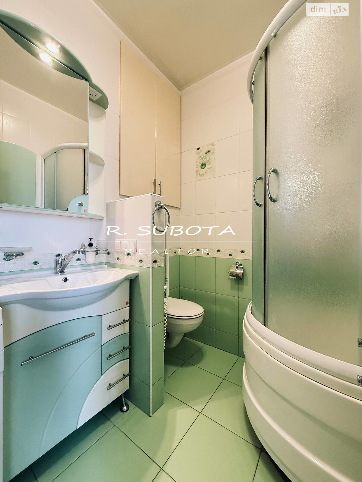 трехкомнатная квартира в Днепре, район Лагерный, на ул. Гусенко 17 в аренду на долгий срок помесячно фото 1