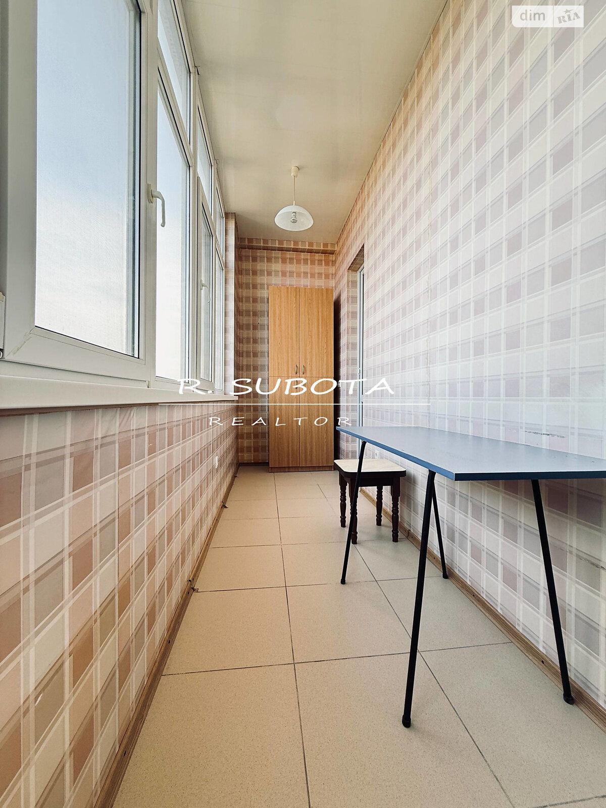 трехкомнатная квартира в Днепре, район Лагерный, на ул. Гусенко 17 в аренду на долгий срок помесячно фото 1