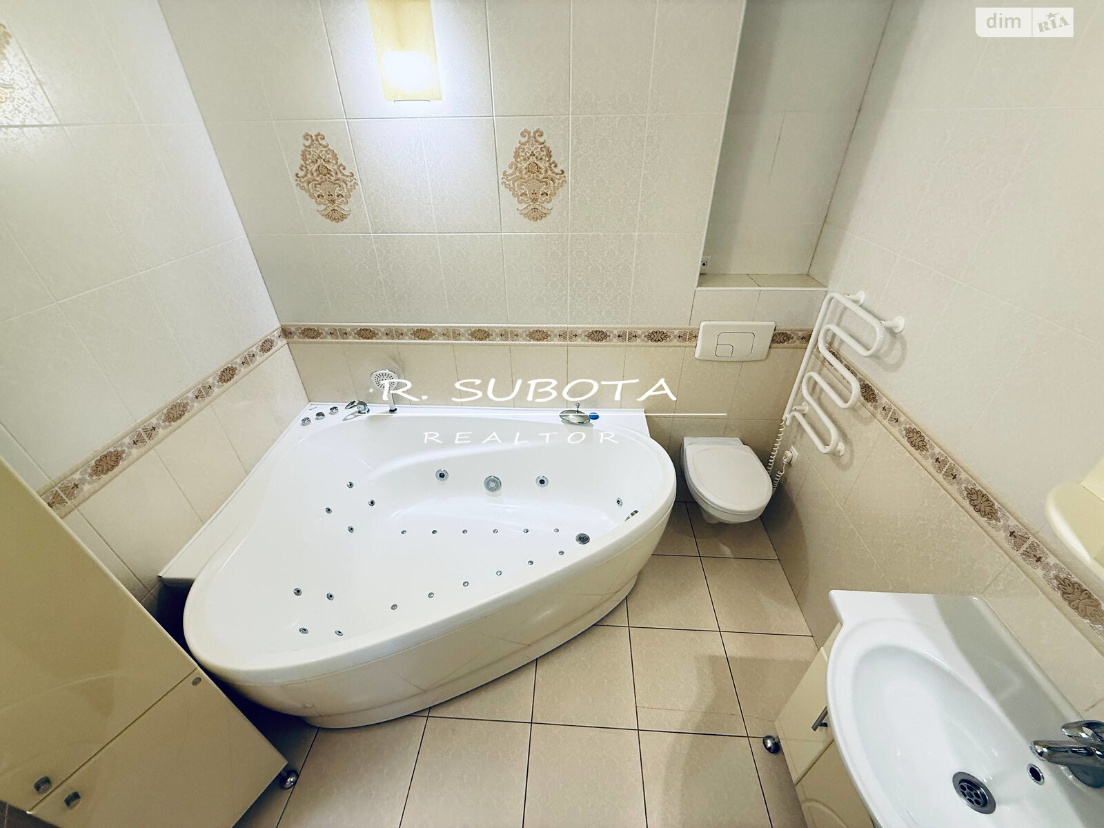 трехкомнатная квартира в Днепре, район Лагерный, на ул. Гусенко 17 в аренду на долгий срок помесячно фото 1