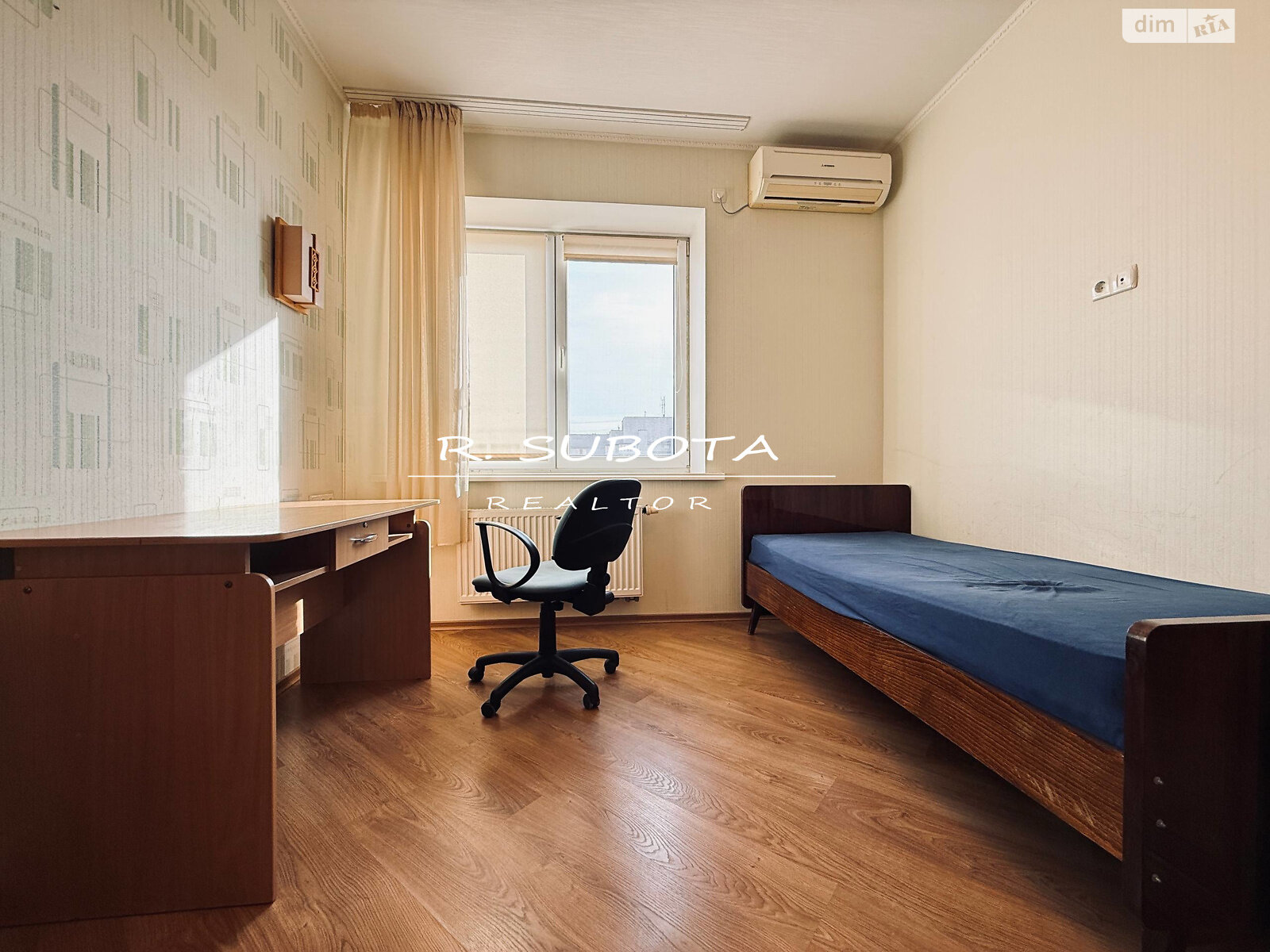 трехкомнатная квартира в Днепре, район Лагерный, на ул. Гусенко 17 в аренду на долгий срок помесячно фото 1