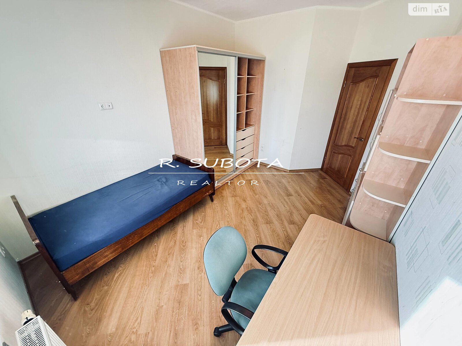 трехкомнатная квартира в Днепре, район Лагерный, на ул. Гусенко 17 в аренду на долгий срок помесячно фото 1