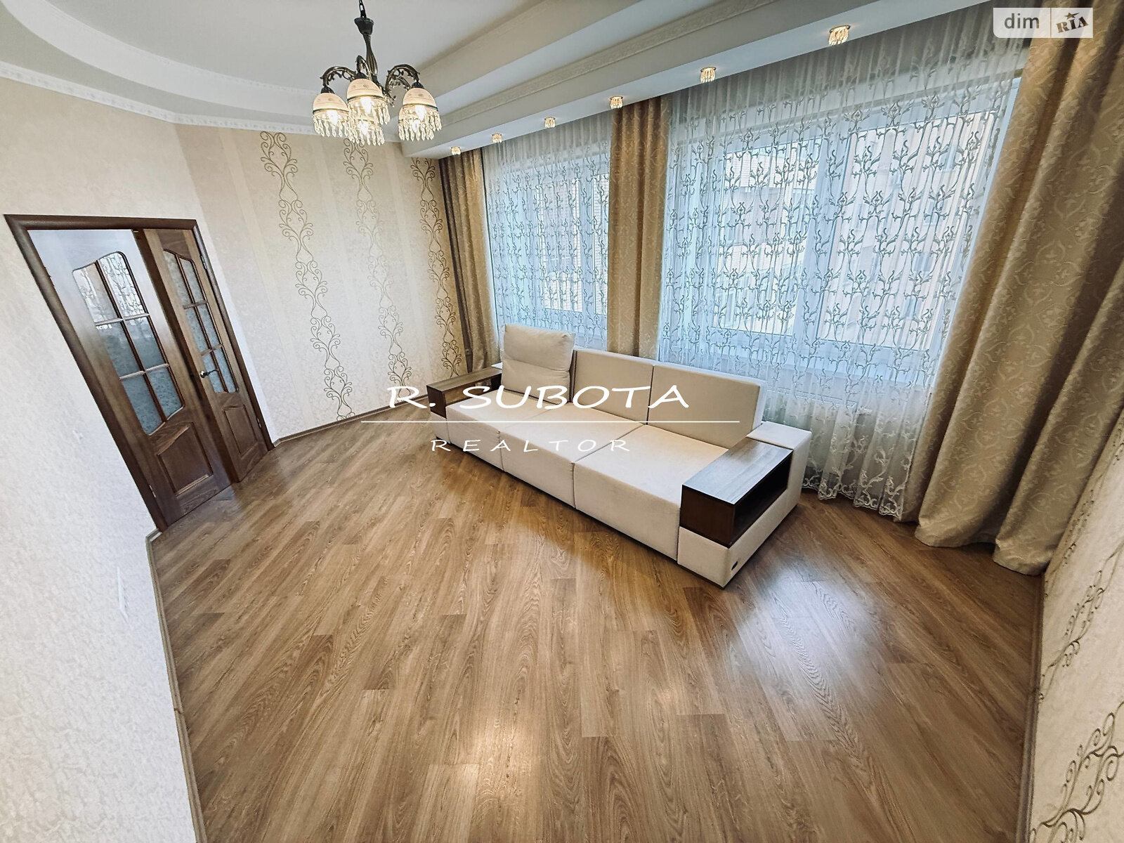 трехкомнатная квартира в Днепре, район Лагерный, на ул. Гусенко 17 в аренду на долгий срок помесячно фото 1