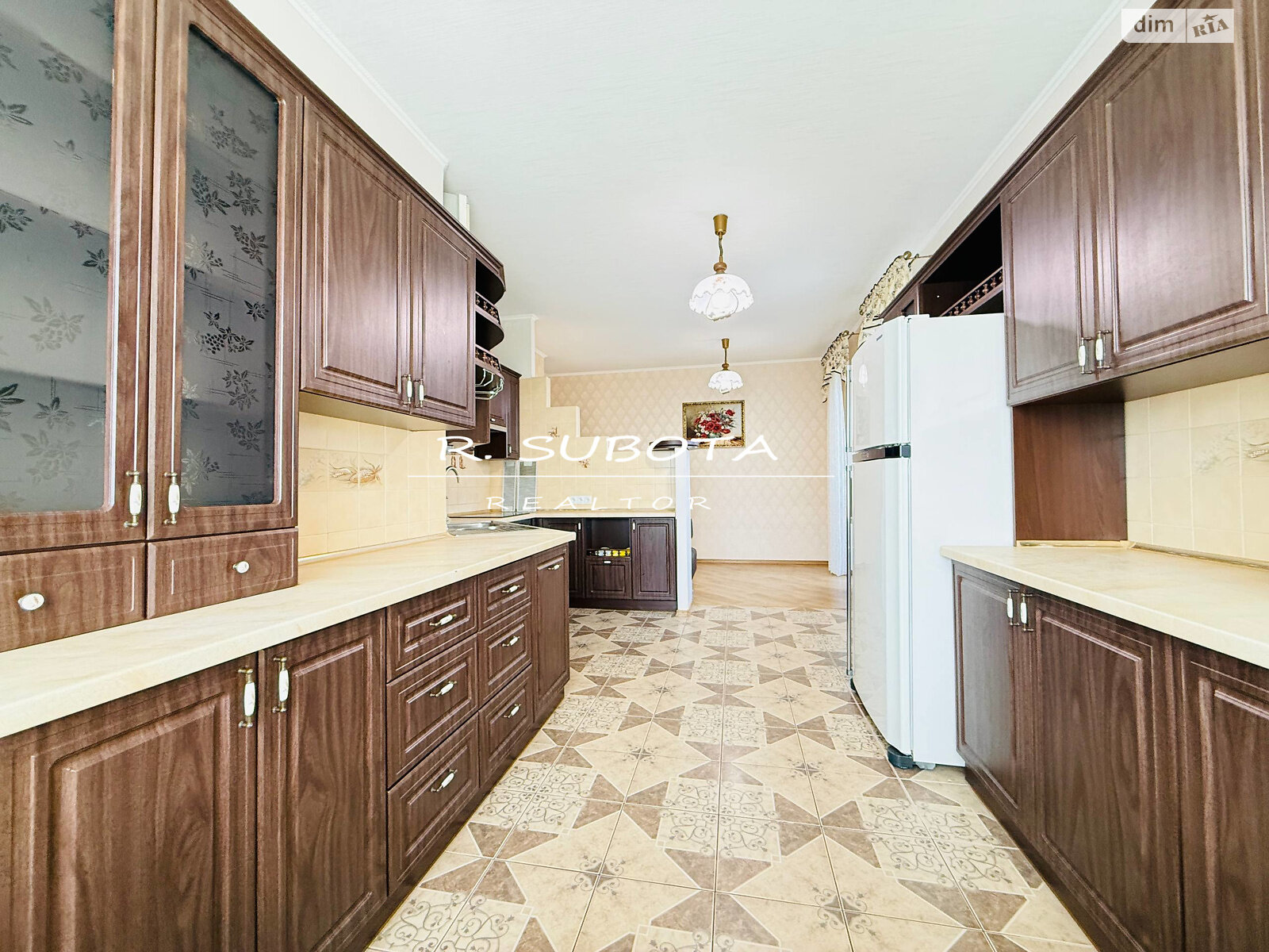 трехкомнатная квартира в Днепре, район Лагерный, на ул. Гусенко 17 в аренду на долгий срок помесячно фото 1