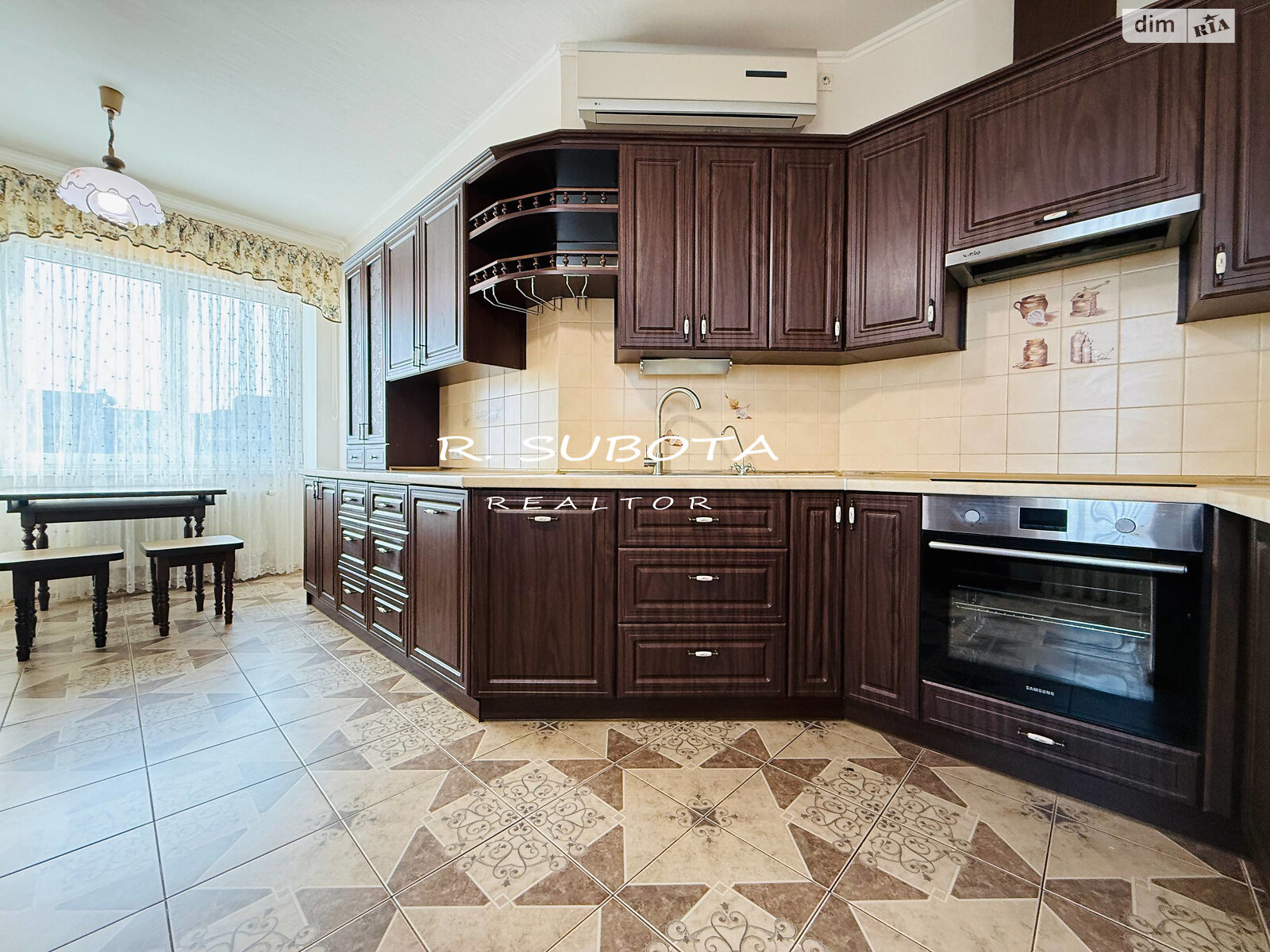 трехкомнатная квартира в Днепре, район Лагерный, на ул. Гусенко 17 в аренду на долгий срок помесячно фото 1