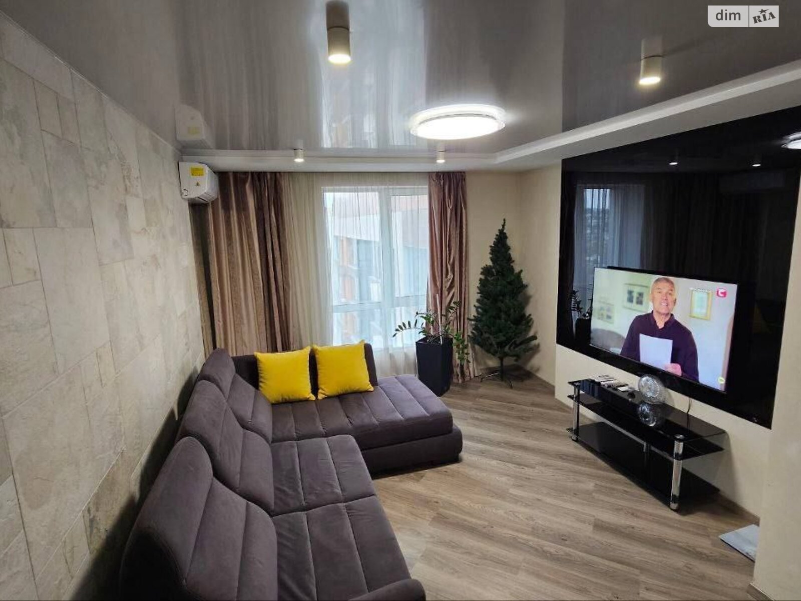 трикімнатна квартира в Дніпрі, район Табірний, на вул. Левка Лук’яненка 24 в довготривалу оренду помісячно фото 1 трикімнатна квартира в Дніпрі, район Табірний, на вул. Левка Лук’яненка 24 в довготривалу оренду помісячно фото 1