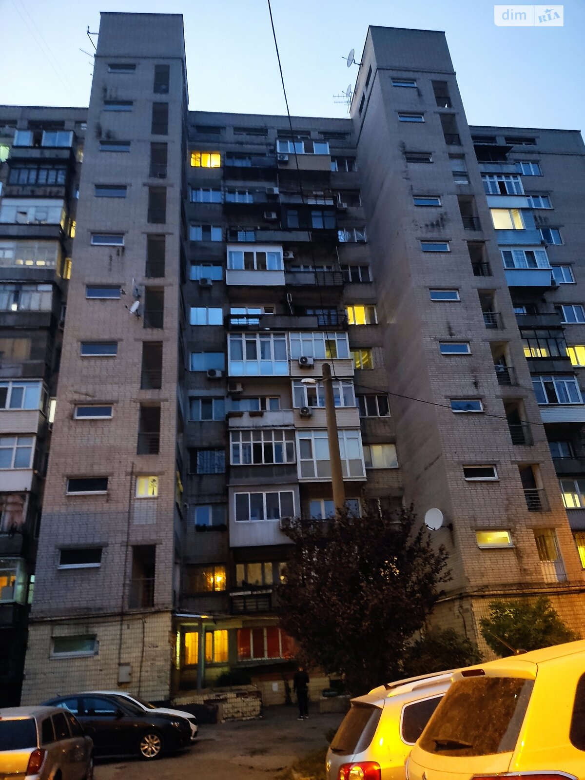 однокомнатная квартира в Днепре, район Лагерный, на ул. Писаржевского 11 в аренду на долгий срок помесячно фото 1 однокомнатная квартира в Днепре, район Лагерный, на ул. Писаржевского 11 в аренду на долгий срок помесячно фото 1