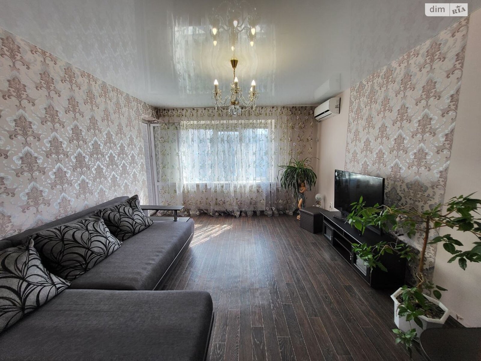 двухкомнатная квартира с мебелью в Днепре, район Левобережный, на просп. Мира 13 в аренду на долгий срок помесячно фото 1