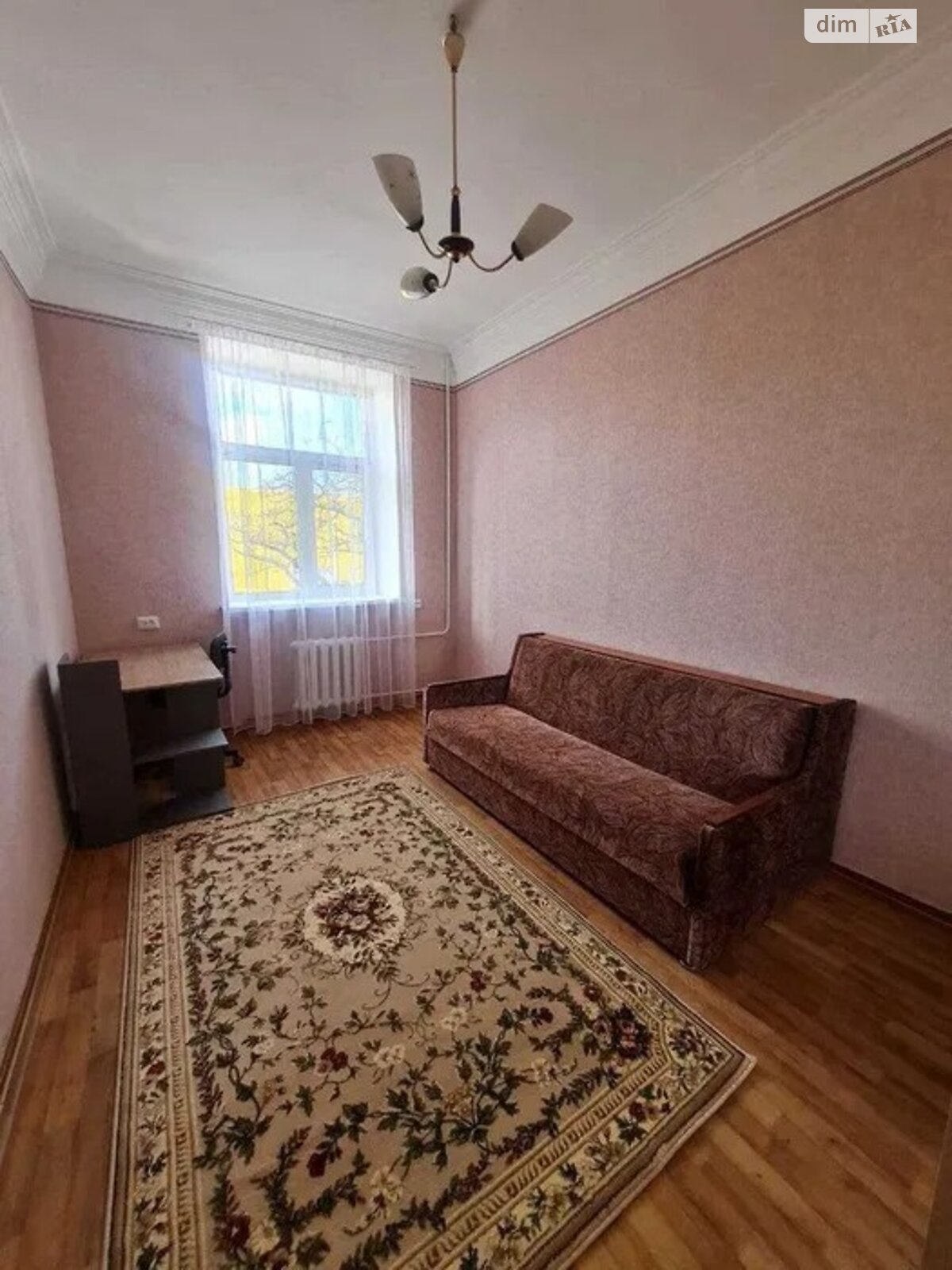 трехкомнатная квартира с мебелью в Днепре, район Привокзальный, на ул. Майдан Озерный в аренду на долгий срок помесячно фото 1