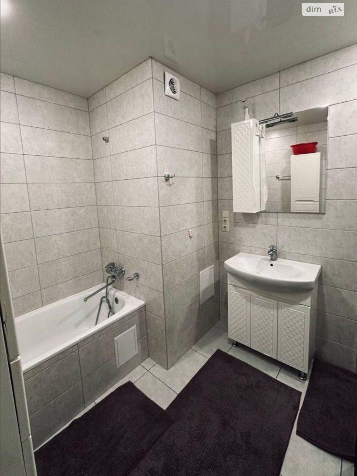 трехкомнатная квартира в Днепре, район Набережная, на ул. Мудрого Ярослава князя 32 в аренду на долгий срок помесячно фото 1