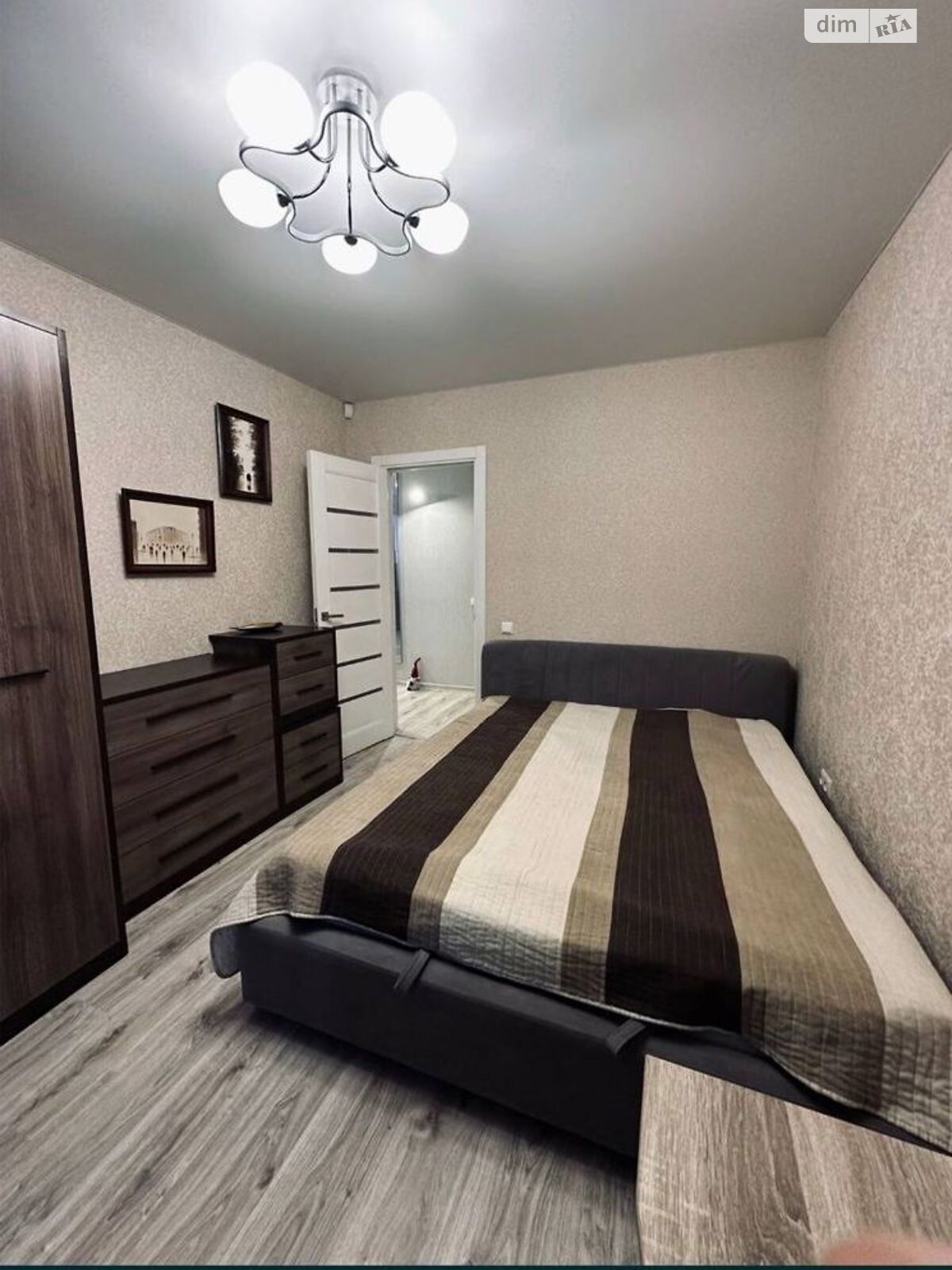 трехкомнатная квартира в Днепре, район Набережная, на ул. Мудрого Ярослава князя 32 в аренду на долгий срок помесячно фото 1