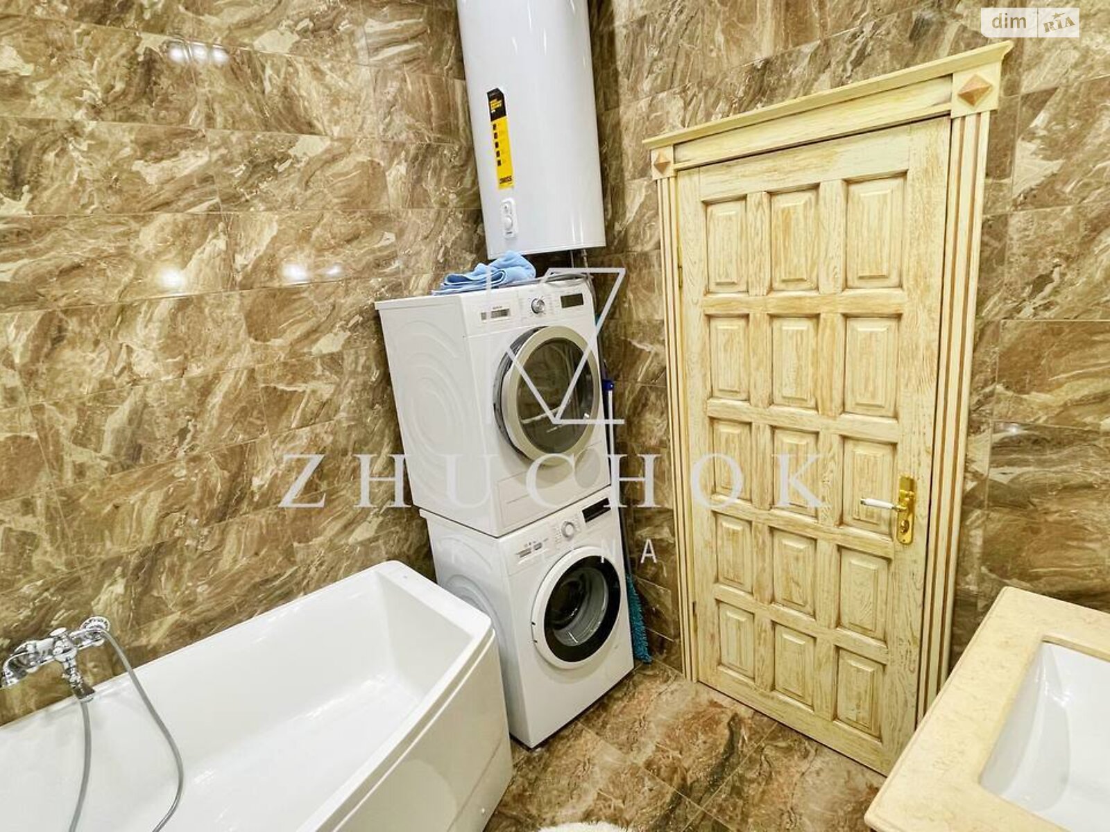 трехкомнатная квартира в Днепре, район Набережная, на просп. Яворницкого Дмитрия 72 в аренду на долгий срок помесячно фото 1 трехкомнатная квартира в Днепре, район Набережная, на просп. Яворницкого Дмитрия 72 в аренду на долгий срок помесячно фото 1