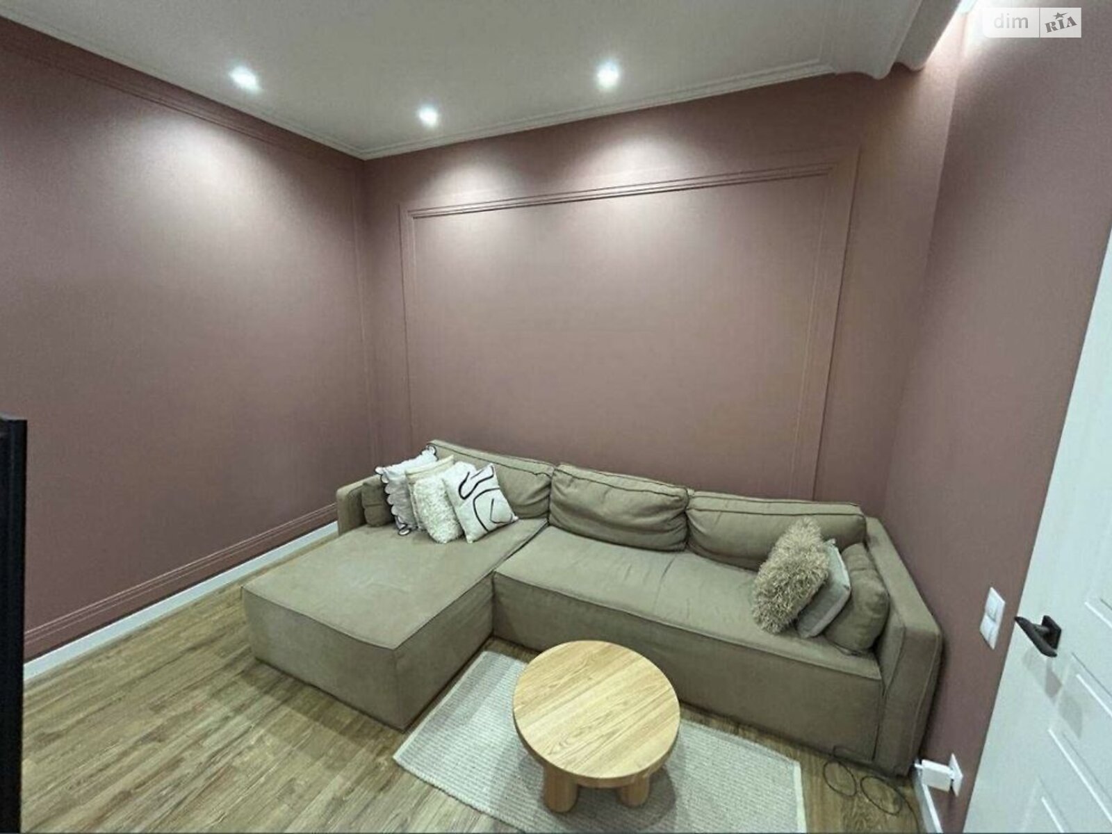 двухкомнатная квартира в Днепре, район Набережная, на просп. Яворницкого Дмитрия 72 в аренду на долгий срок помесячно фото 1 двухкомнатная квартира в Днепре, район Набережная, на просп. Яворницкого Дмитрия 72 в аренду на долгий срок помесячно фото 1