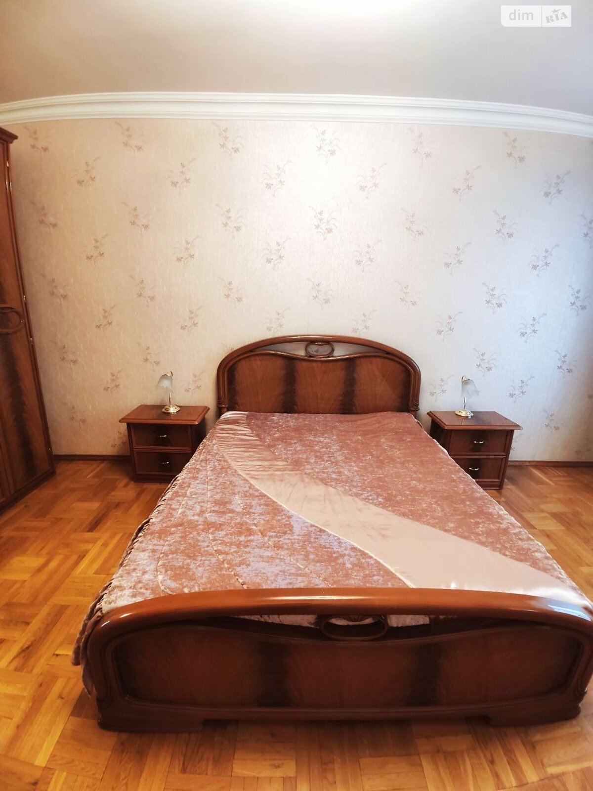 трехкомнатная квартира с мебелью в Днепре, район Соборный, на ул. Героев Крут 1 в аренду на долгий срок помесячно фото 1 трехкомнатная квартира с мебелью в Днепре, район Соборный, на ул. Героев Крут 1 в аренду на долгий срок помесячно фото 1