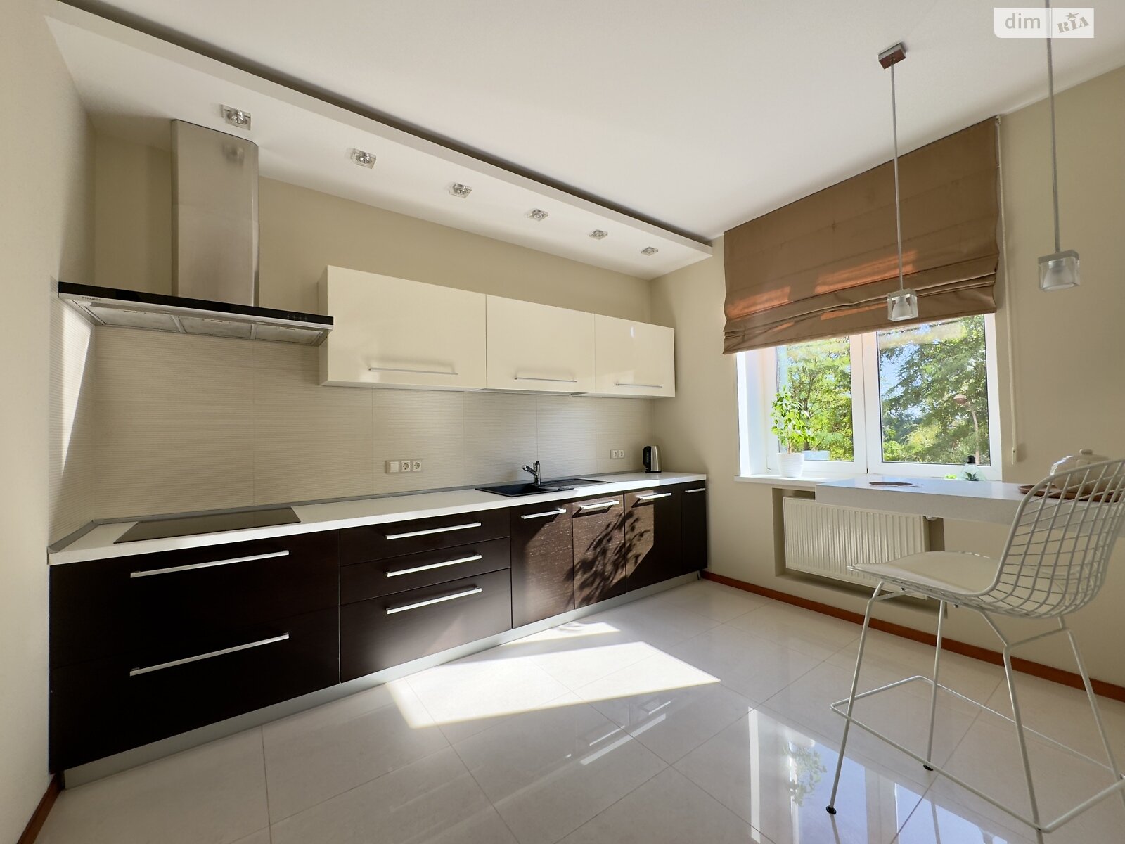 трикімнатна квартира в Дніпрі, район Нагорний, на вул. Бригадна 11 в довготривалу оренду помісячно фото 1