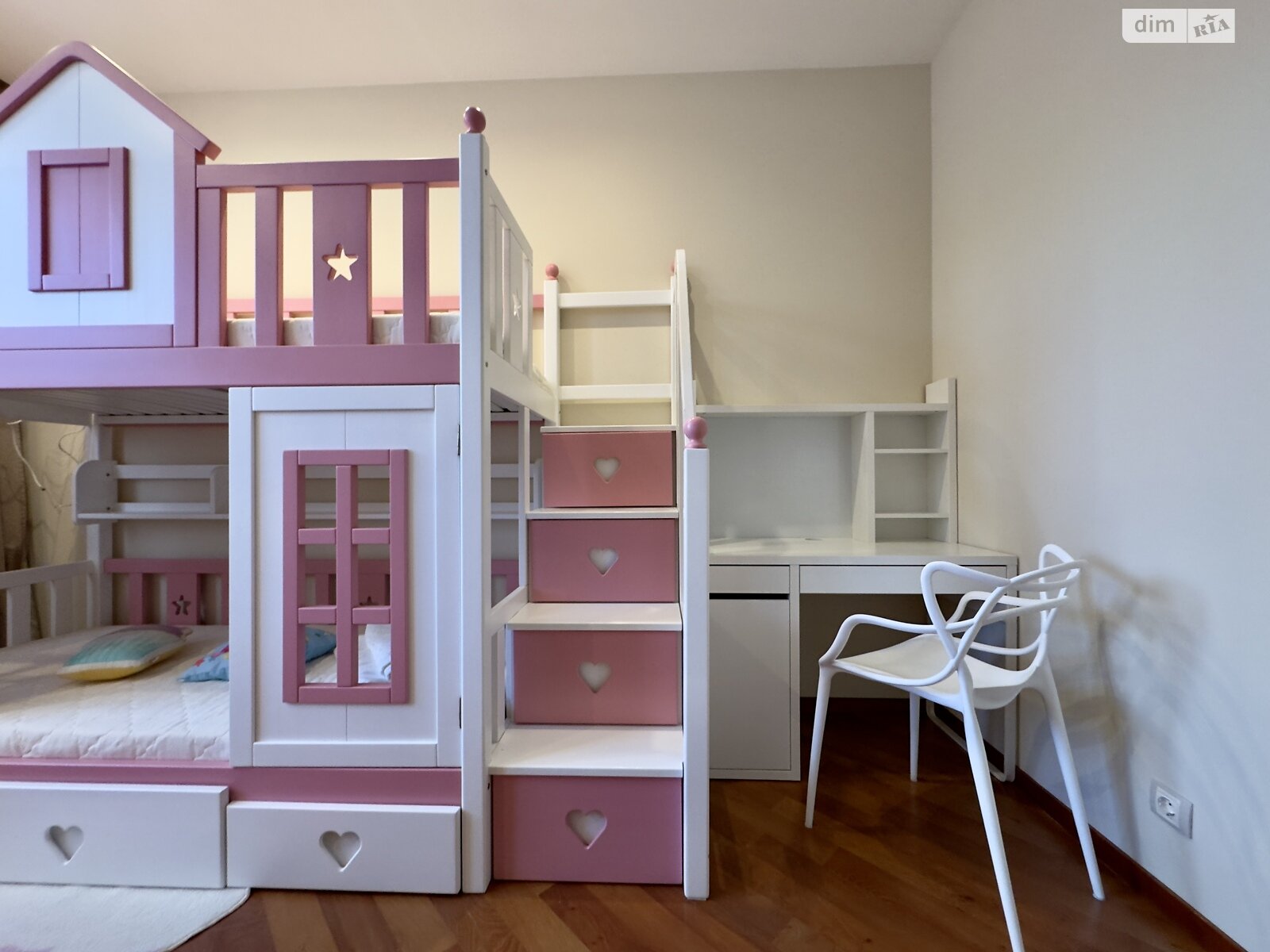 трикімнатна квартира в Дніпрі, район Нагорний, на вул. Бригадна 11 в довготривалу оренду помісячно фото 1