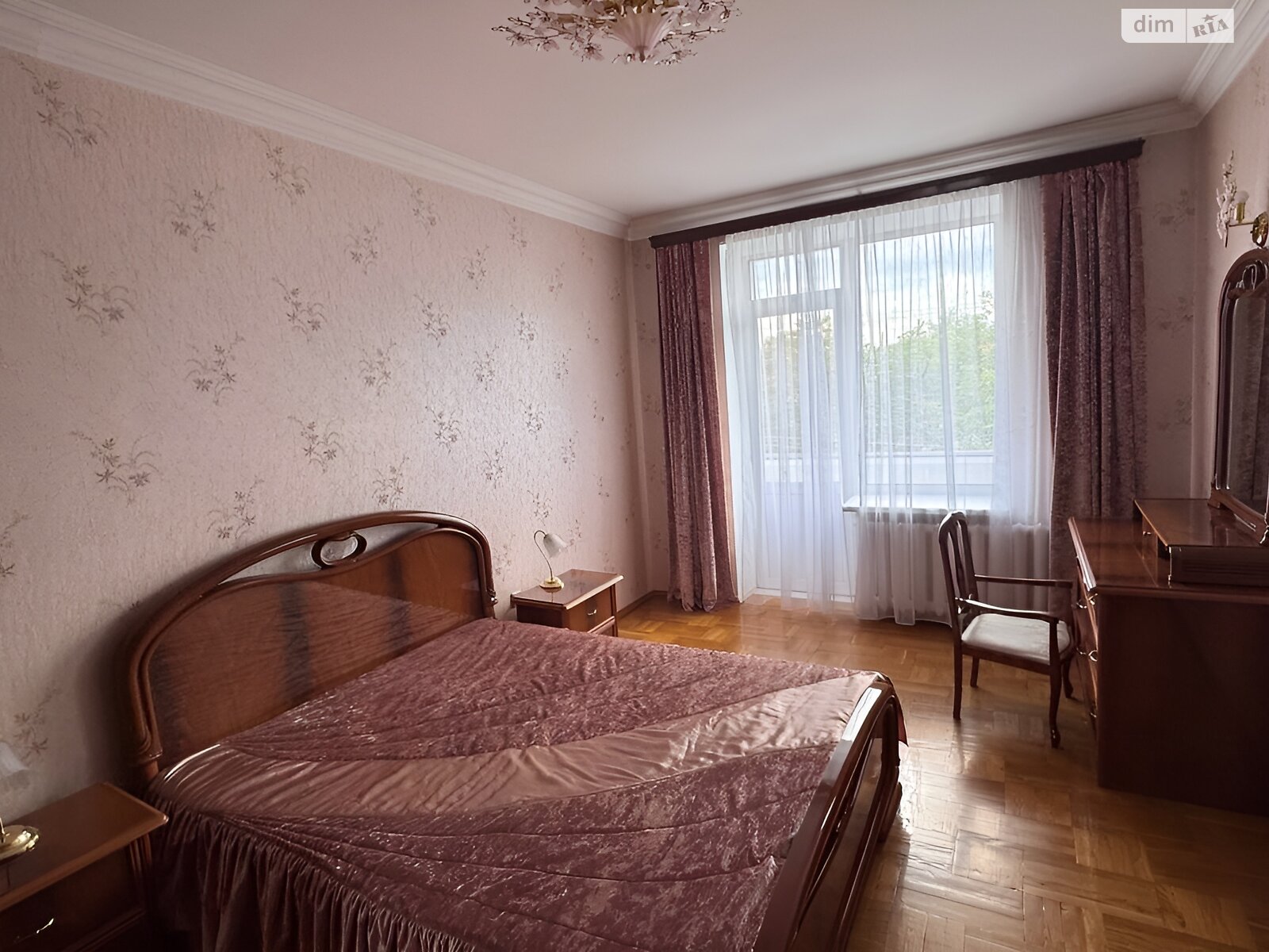трикімнатна квартира в Дніпрі, район Центр, на вул. Героїв Крут 1 в довготривалу оренду помісячно фото 1 трикімнатна квартира в Дніпрі, район Центр, на вул. Героїв Крут 1 в довготривалу оренду помісячно фото 1