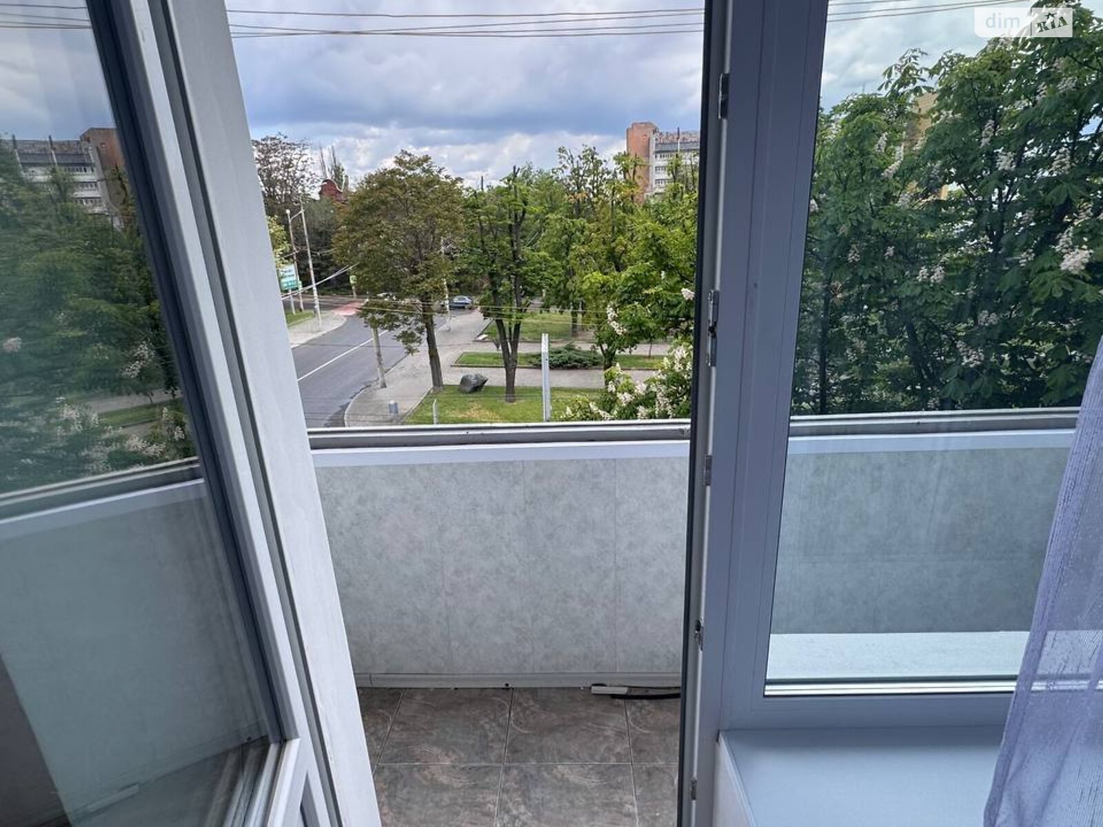 трикімнатна квартира в Дніпрі, район Центр, на вул. Героїв Крут 1 в довготривалу оренду помісячно фото 1 трикімнатна квартира в Дніпрі, район Центр, на вул. Героїв Крут 1 в довготривалу оренду помісячно фото 1
