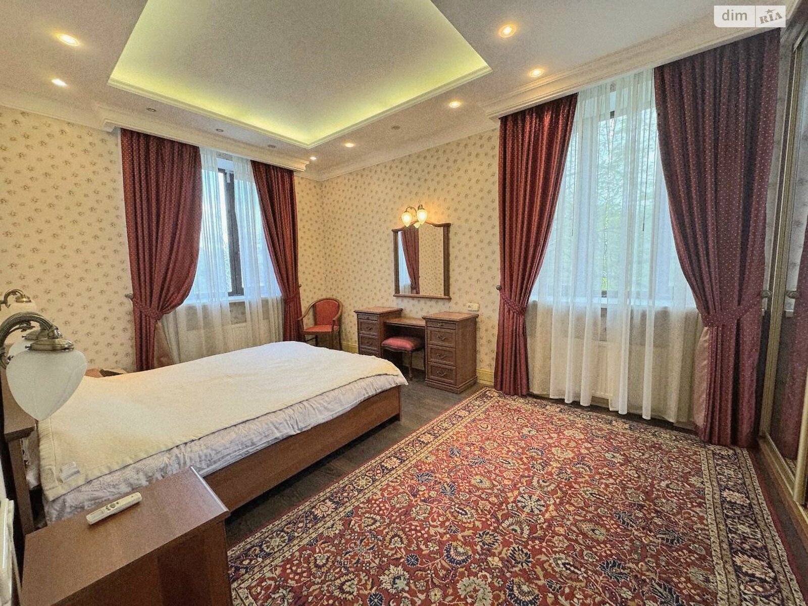 трехкомнатная квартира в Днепре, район Нагорный, на ул. Гоголя 23 в аренду на долгий срок помесячно фото 1 трехкомнатная квартира в Днепре, район Нагорный, на ул. Гоголя 23 в аренду на долгий срок помесячно фото 1