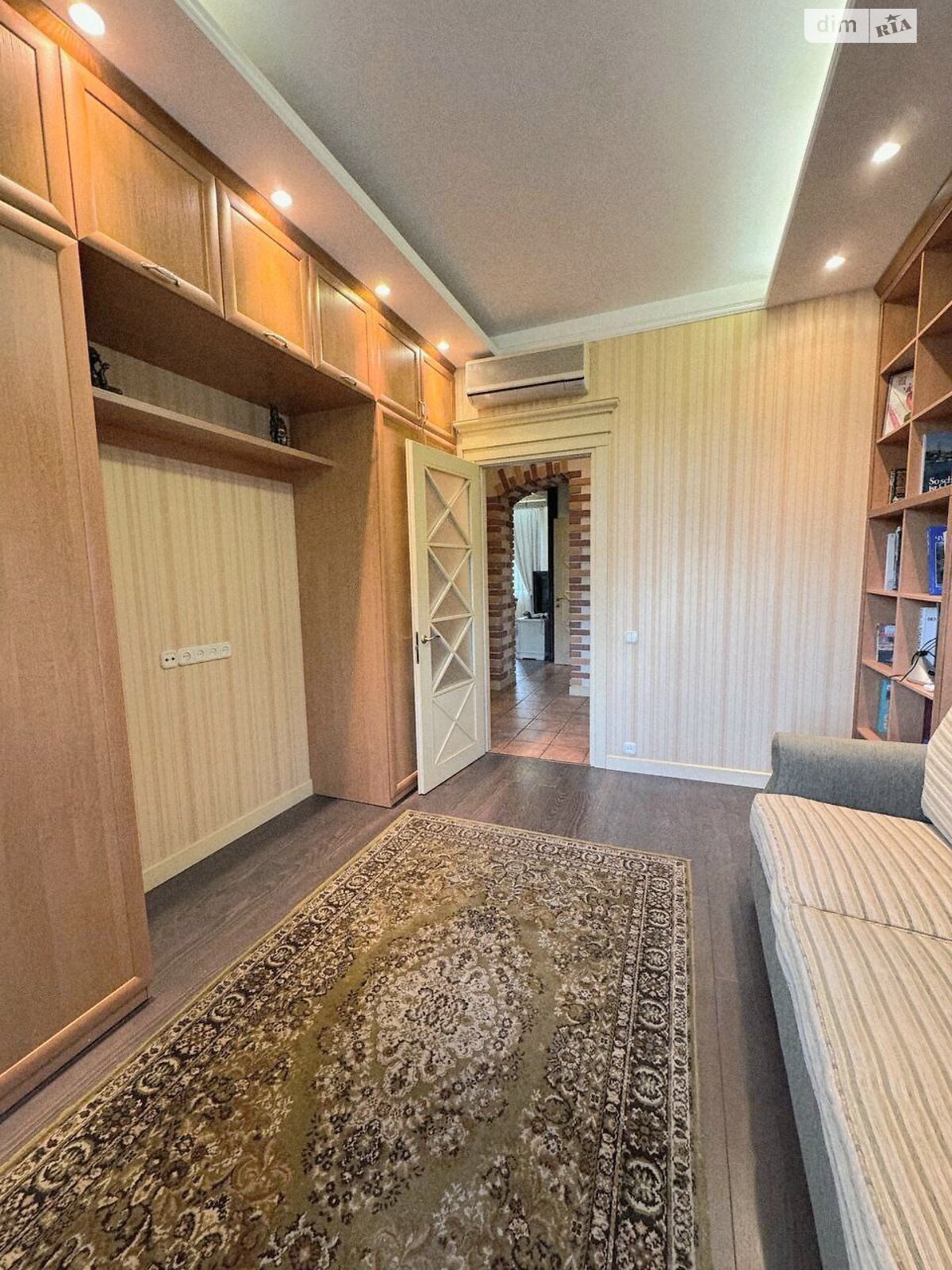 трехкомнатная квартира в Днепре, район Нагорный, на ул. Гоголя 23 в аренду на долгий срок помесячно фото 1 трехкомнатная квартира в Днепре, район Нагорный, на ул. Гоголя 23 в аренду на долгий срок помесячно фото 1