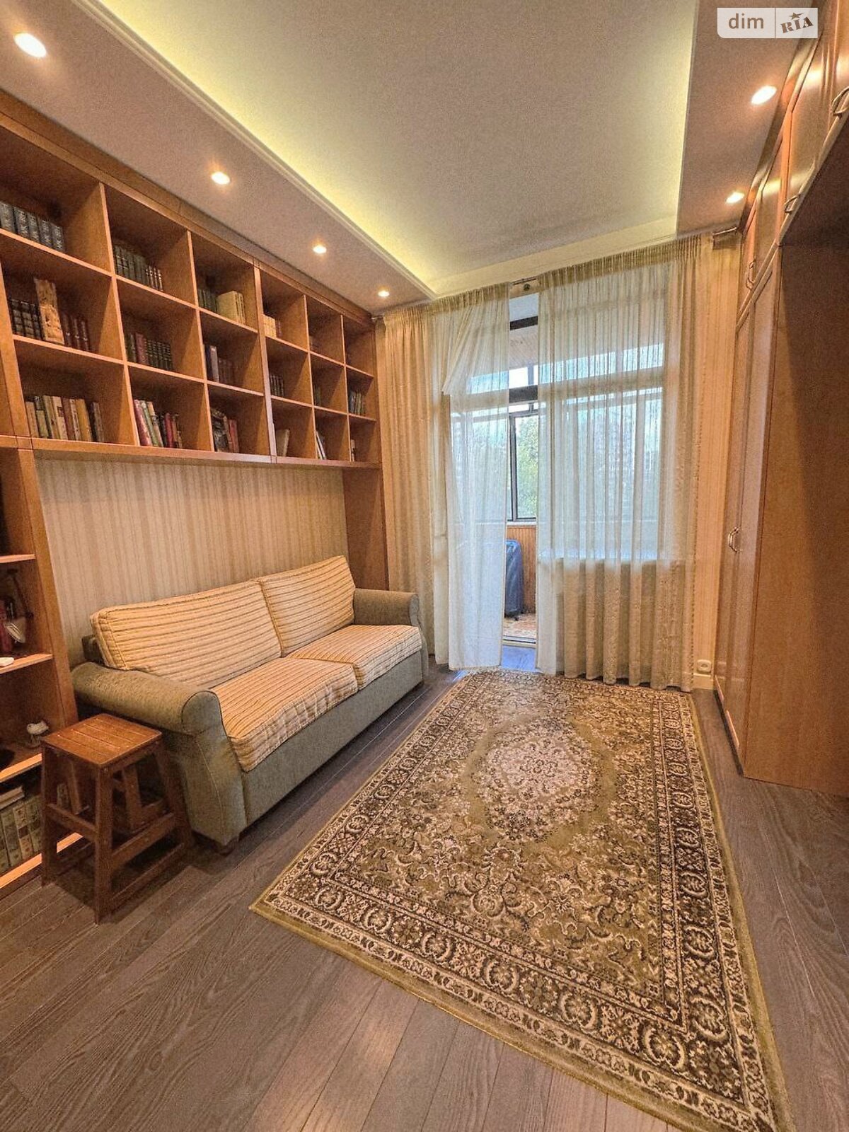 трехкомнатная квартира в Днепре, район Нагорный, на ул. Гоголя 23 в аренду на долгий срок помесячно фото 1 трехкомнатная квартира в Днепре, район Нагорный, на ул. Гоголя 23 в аренду на долгий срок помесячно фото 1